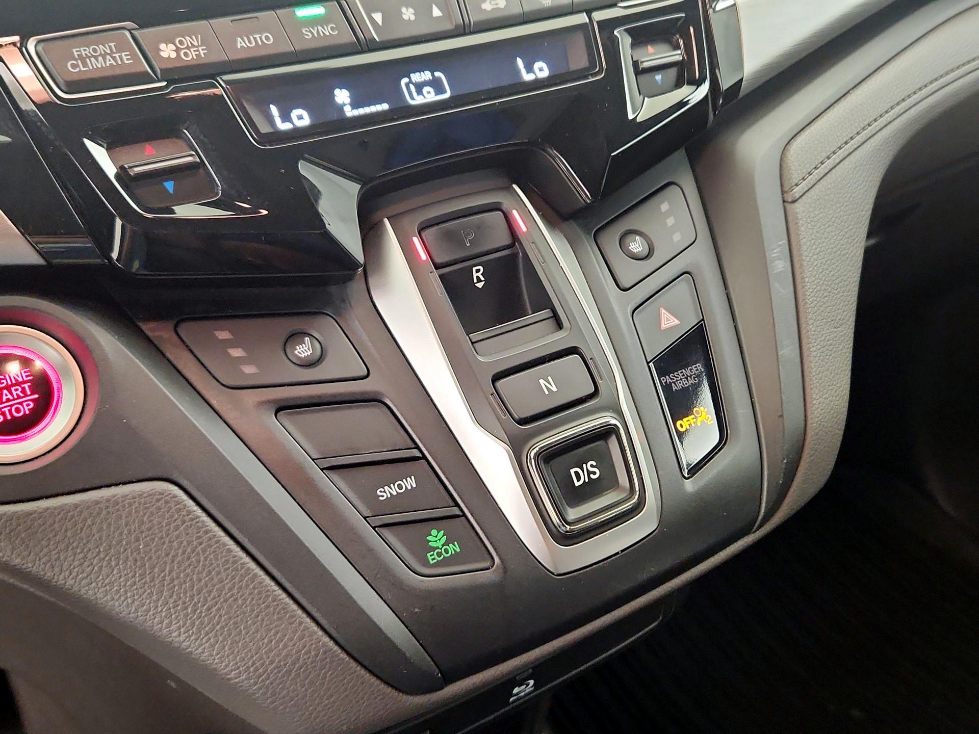 Thumbnail: 2018 Honda Odyssey - 16
