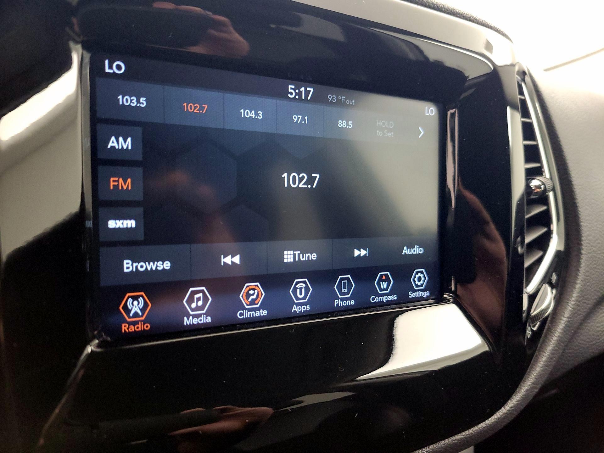 Thumbnail: 2020 Jeep Compass - 15