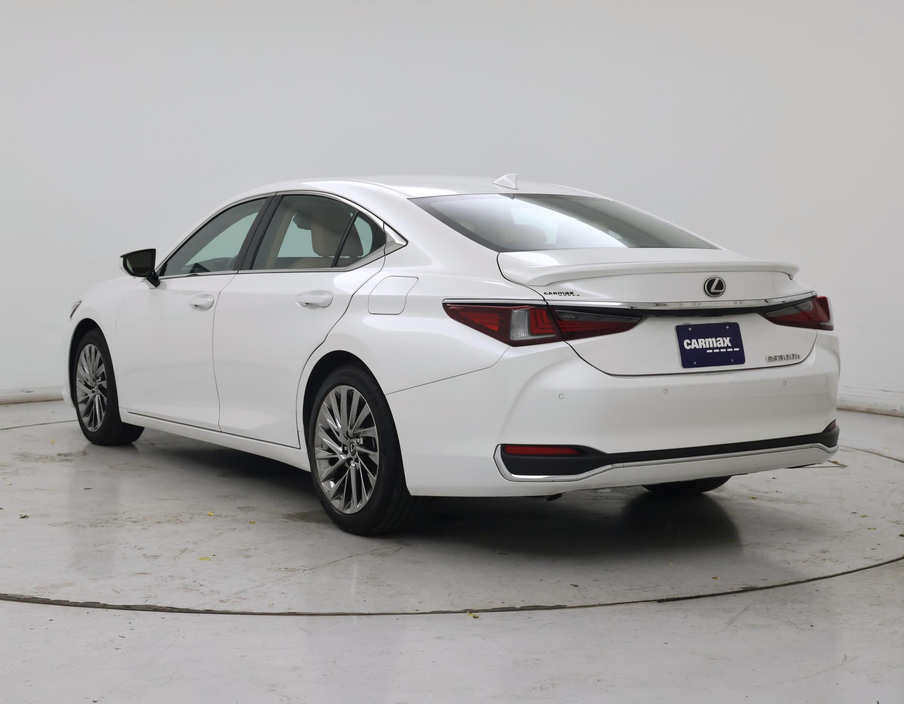 Thumbnail: 2025 Lexus ES - 2
