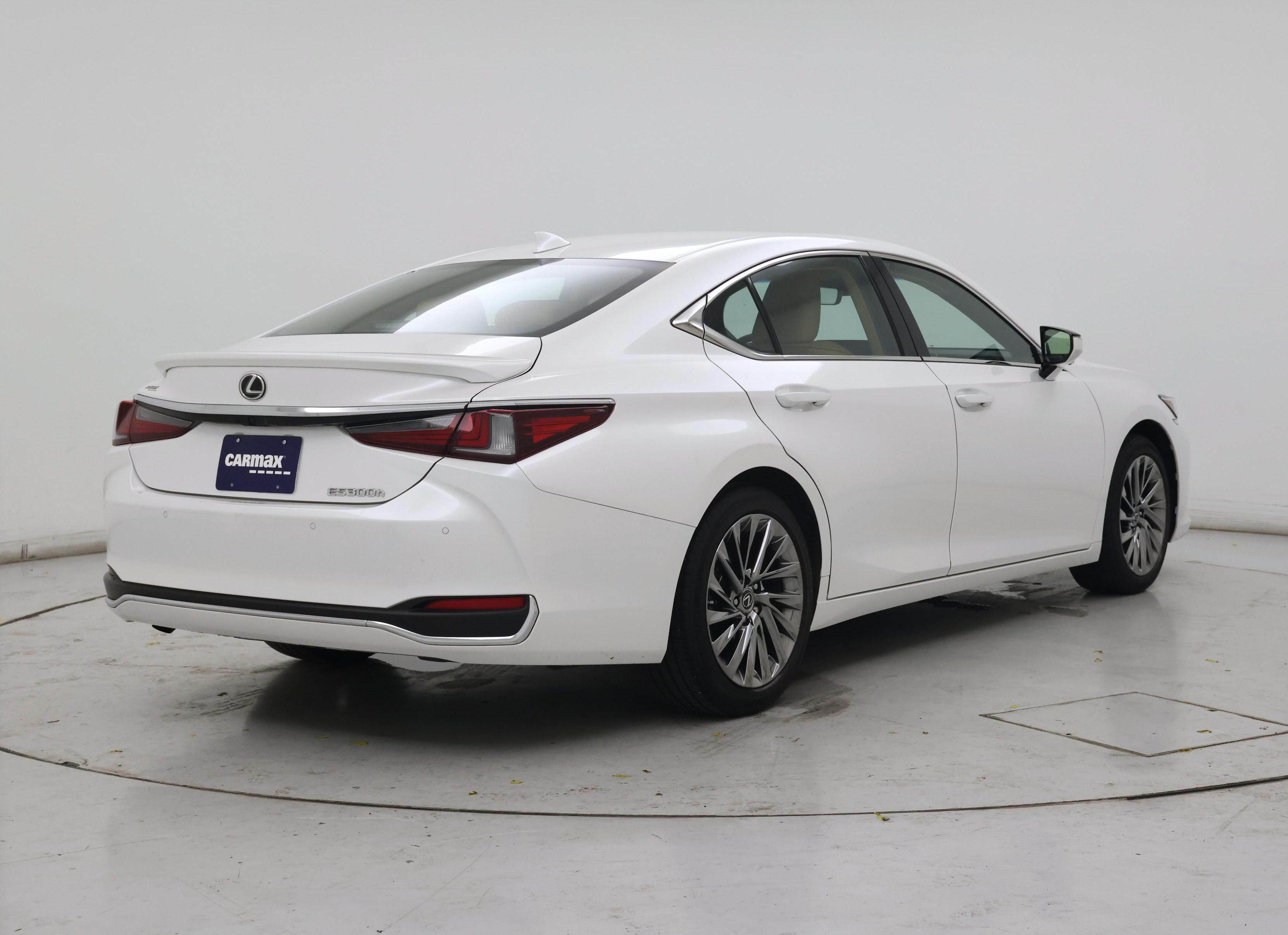 Thumbnail: 2025 Lexus ES - 8