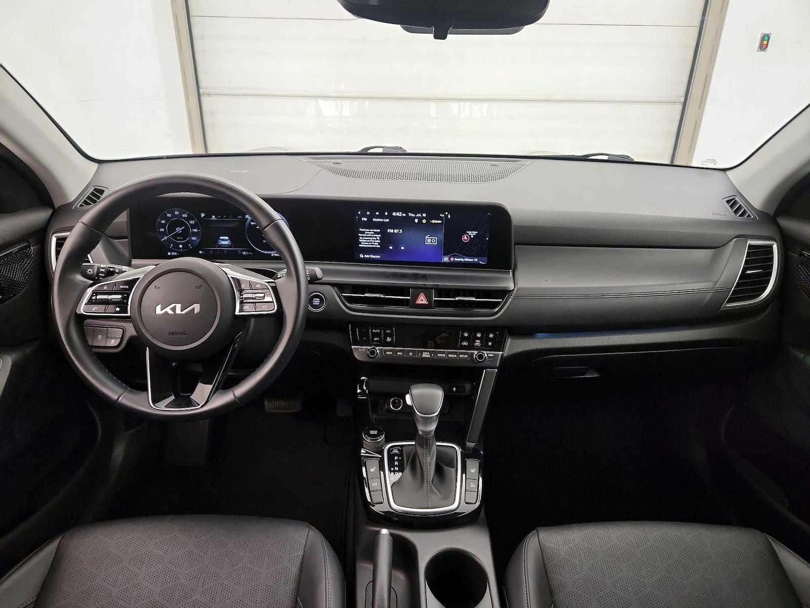 2024 Kia Seltos EX - Photo 10