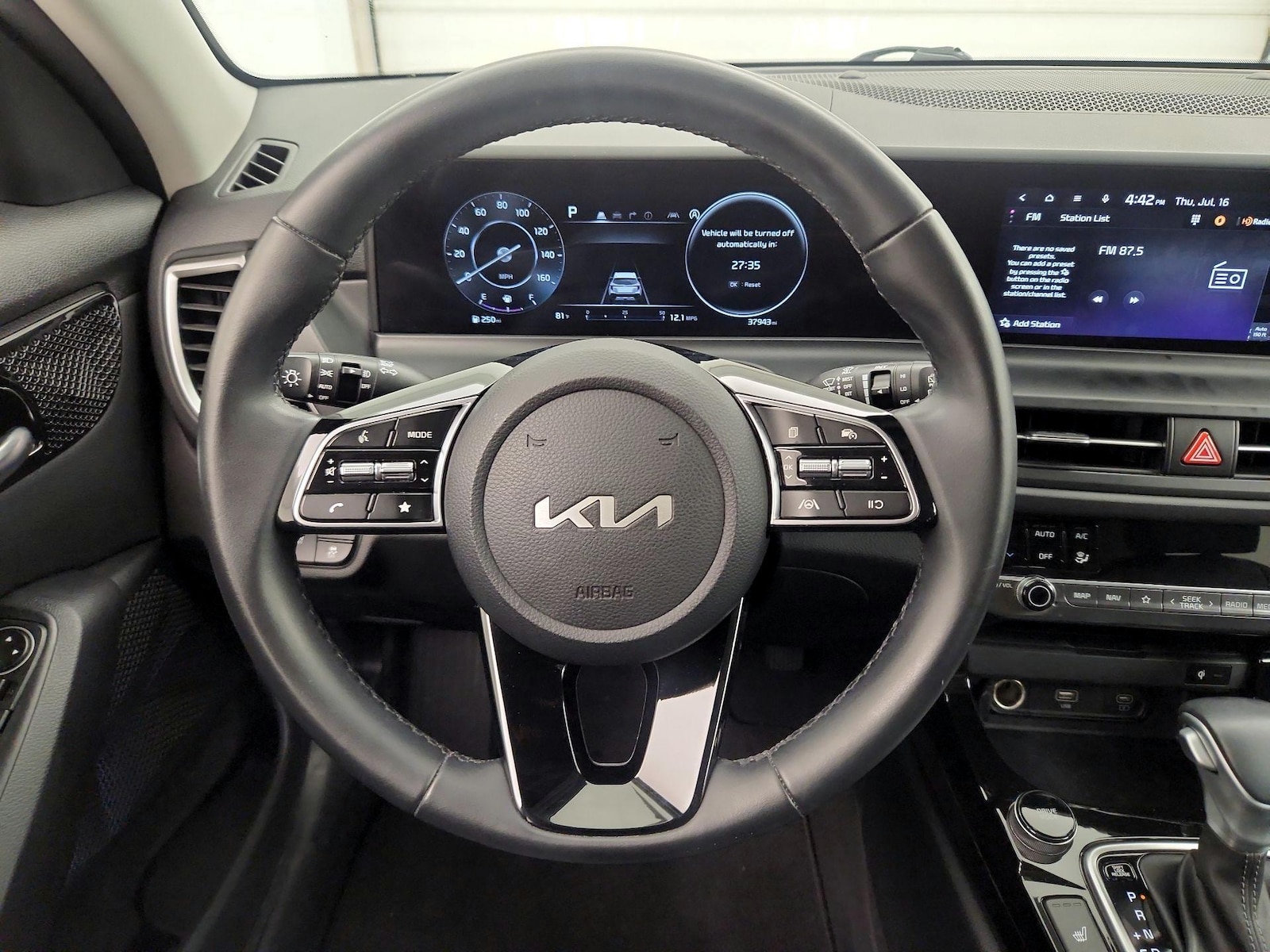 2024 Kia Seltos EX - Photo 11