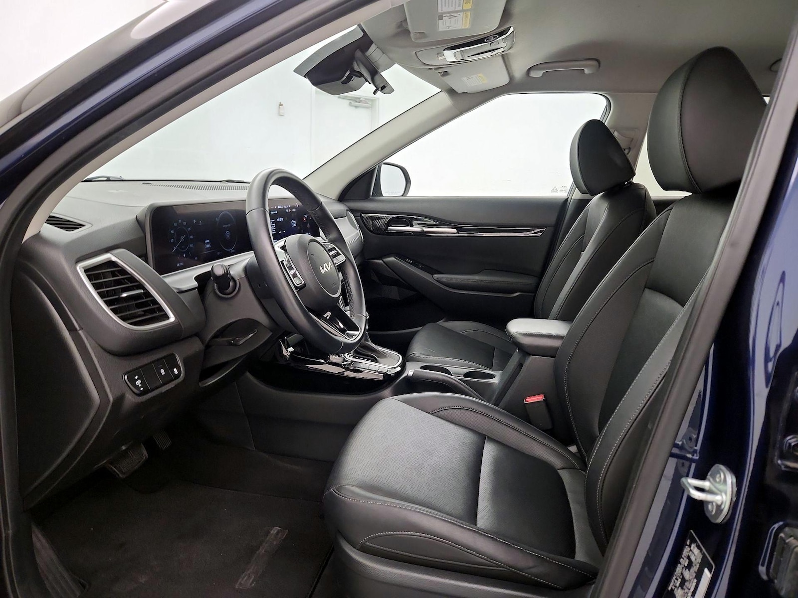2024 Kia Seltos EX - Photo 12