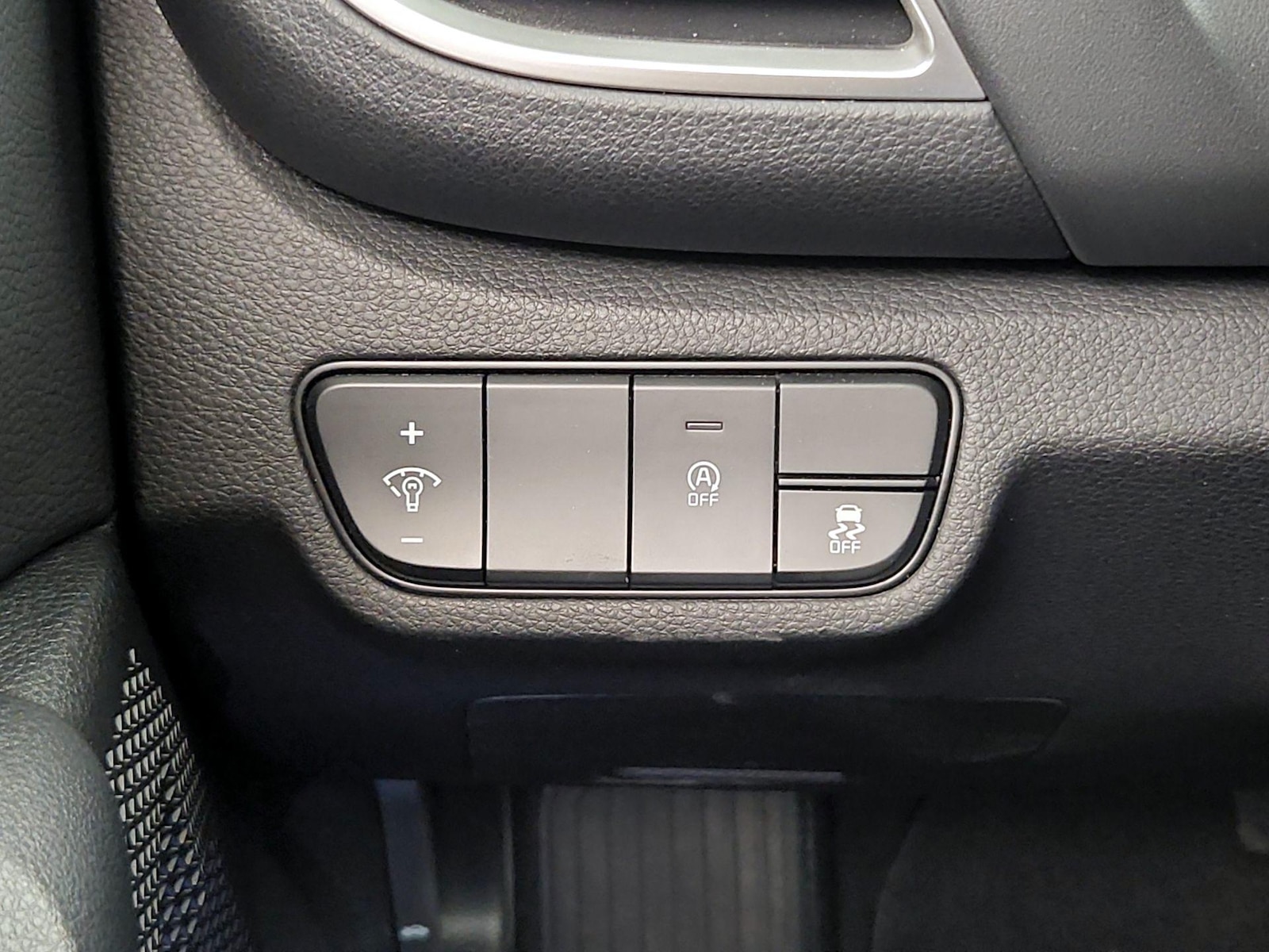 2024 Kia Seltos EX - Photo 14