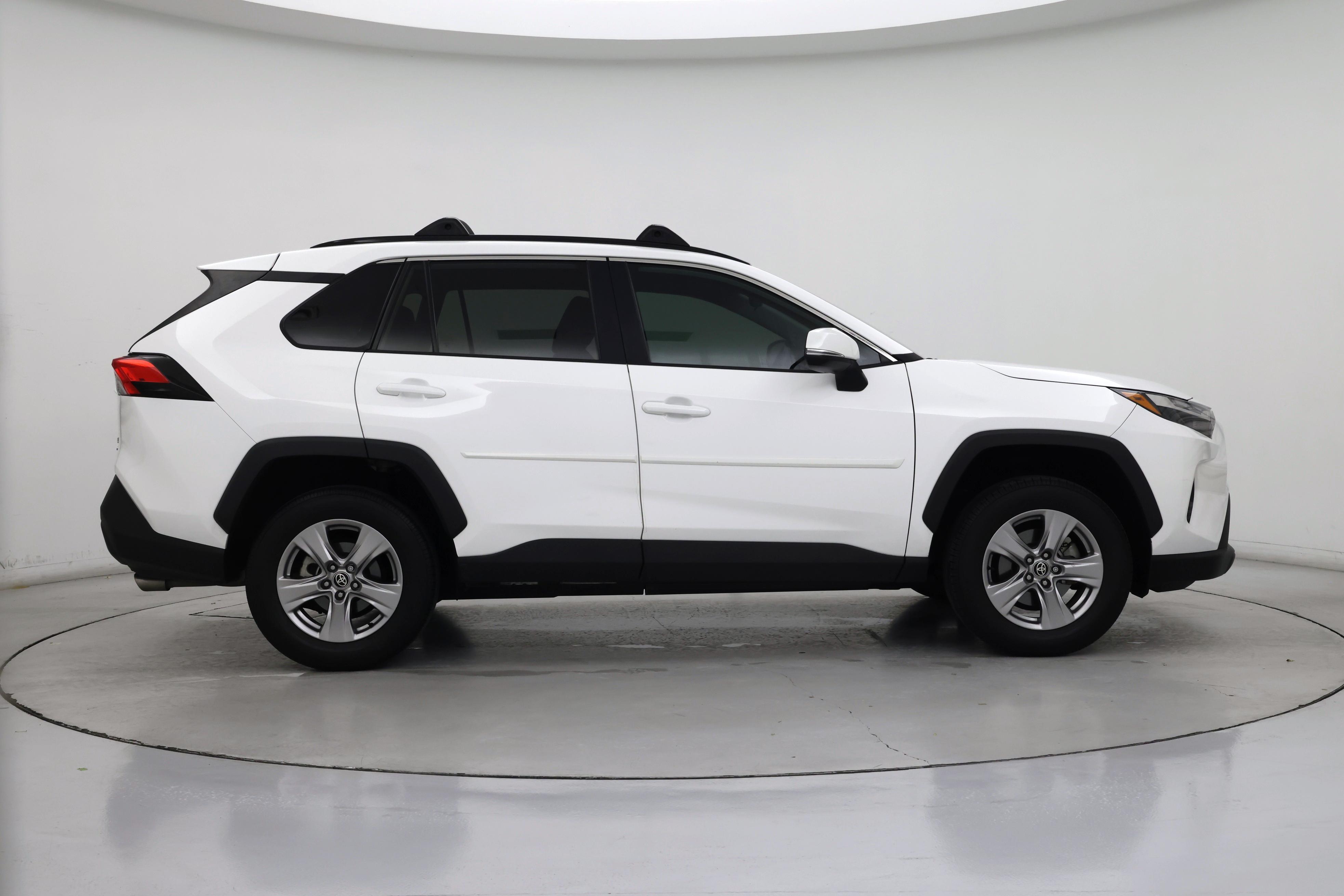 Thumbnail: 2022 Toyota RAV4 - 7