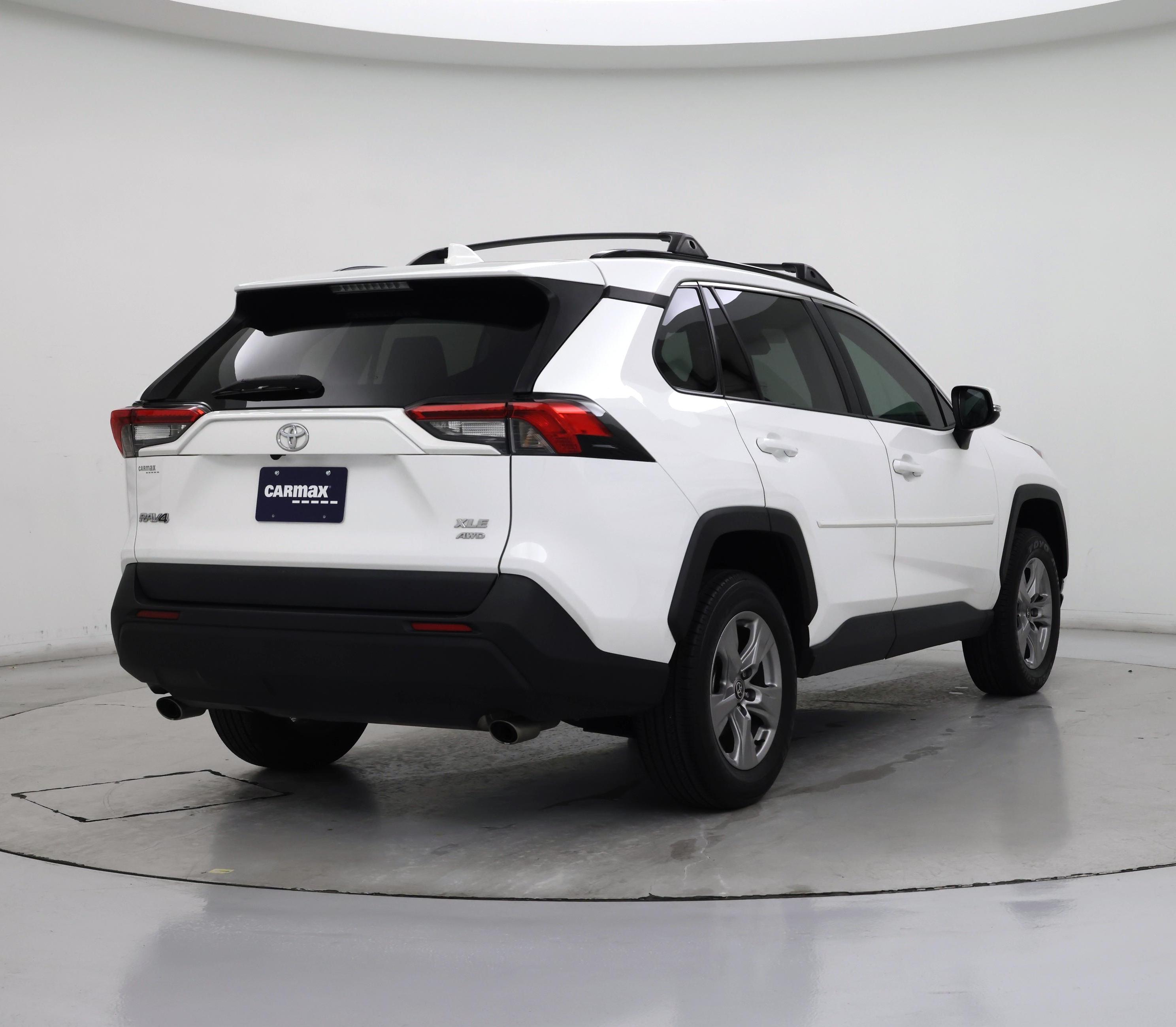 Thumbnail: 2022 Toyota RAV4 - 8