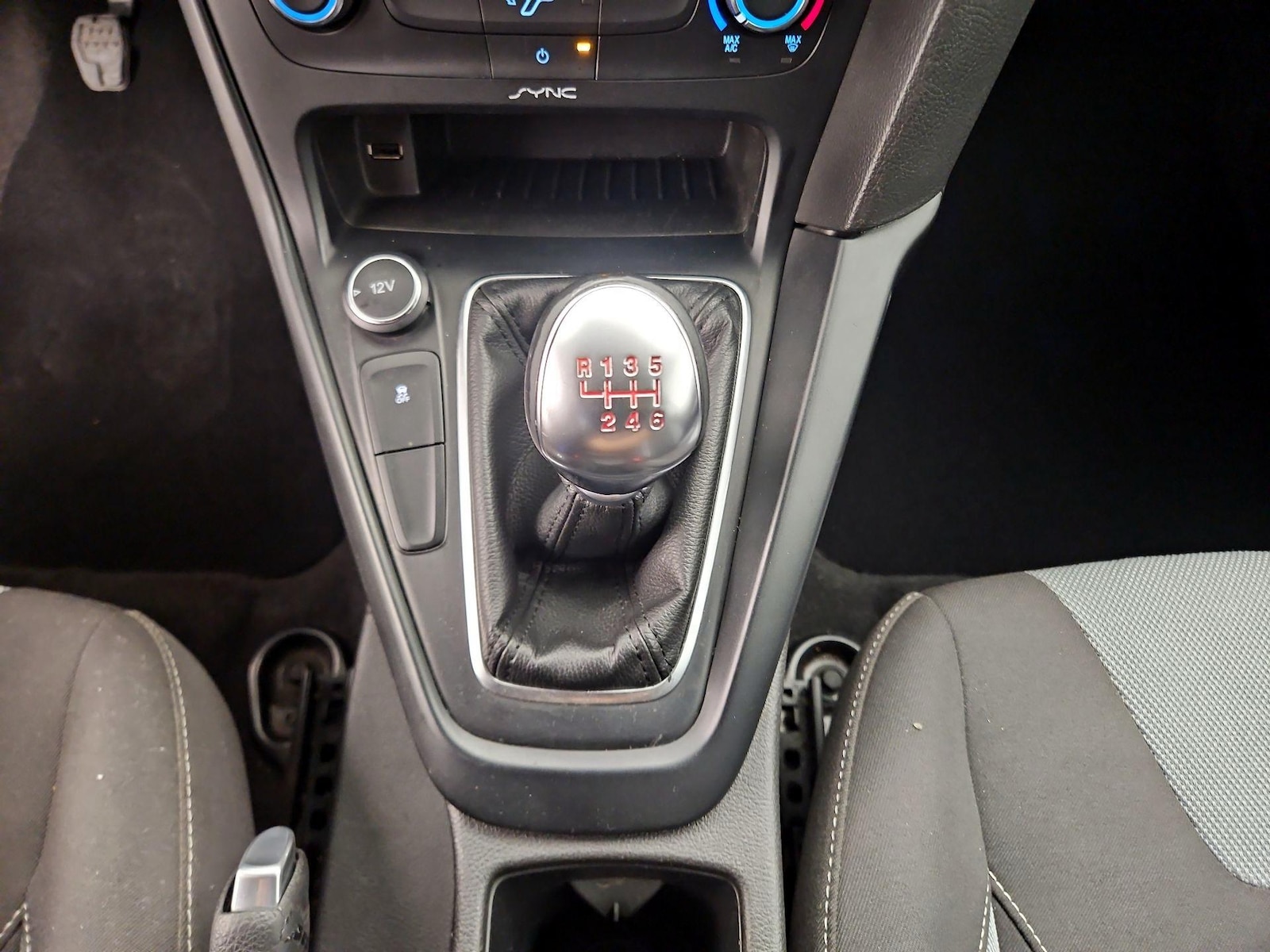 2015 Ford Focus ST - Photo 18