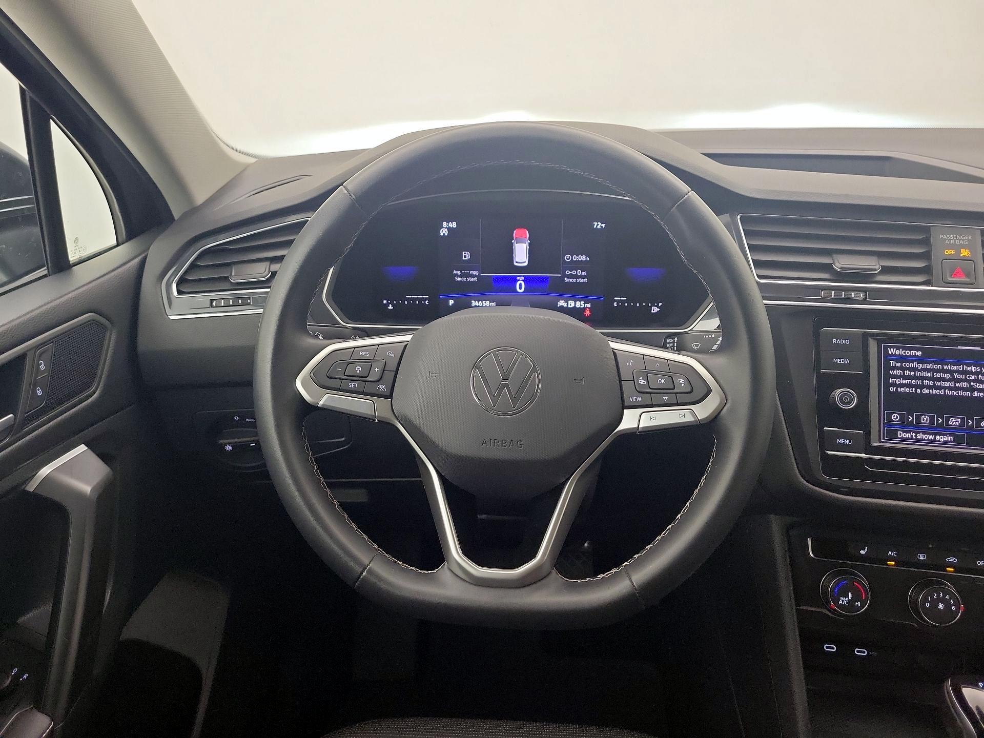 Thumbnail: 2022 Volkswagen Tiguan - 10