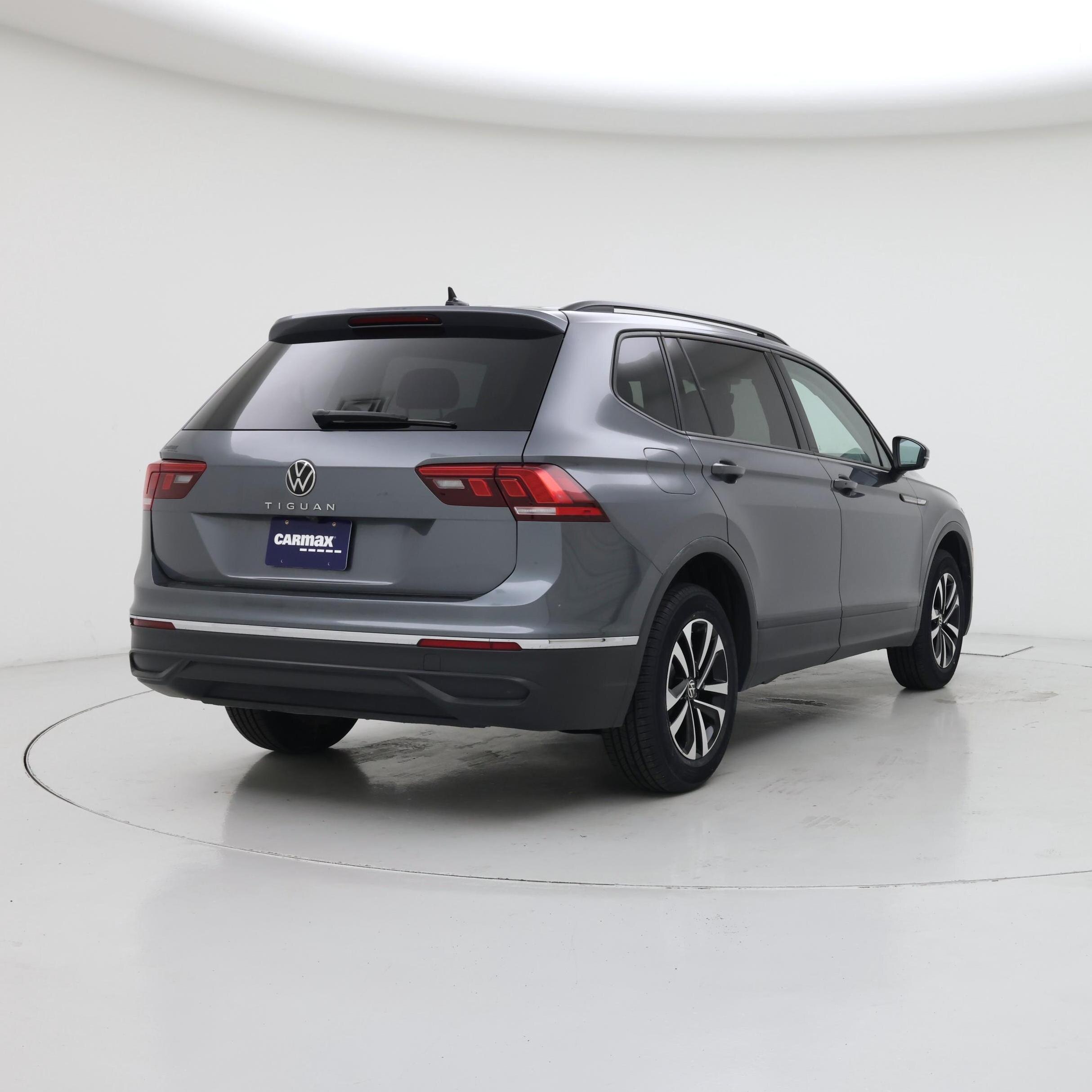 Thumbnail: 2022 Volkswagen Tiguan - 8