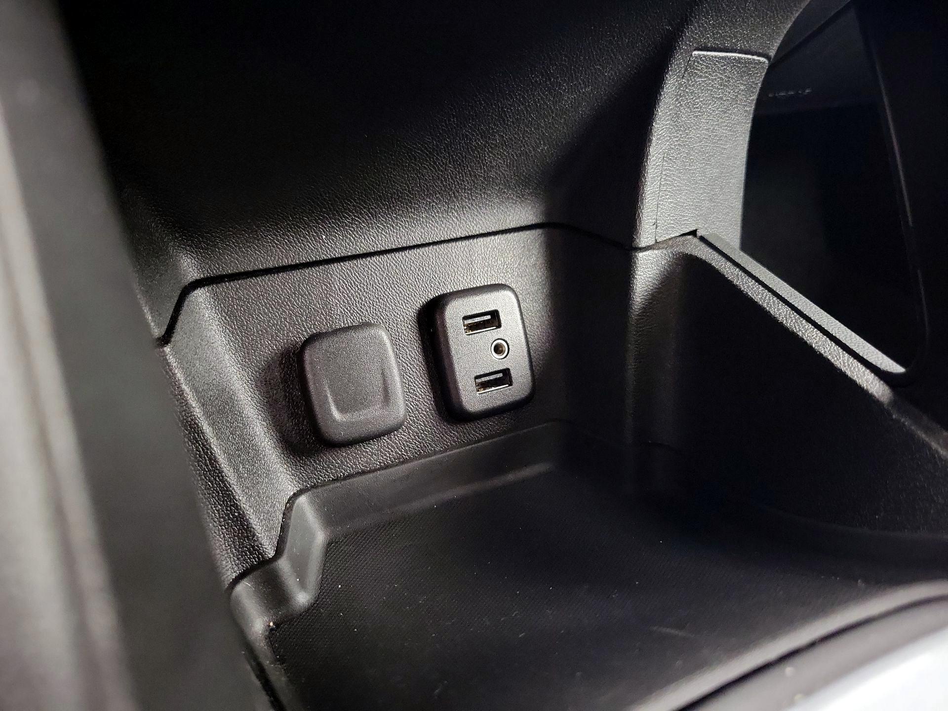 Thumbnail: 2017 Chevrolet Volt - 18