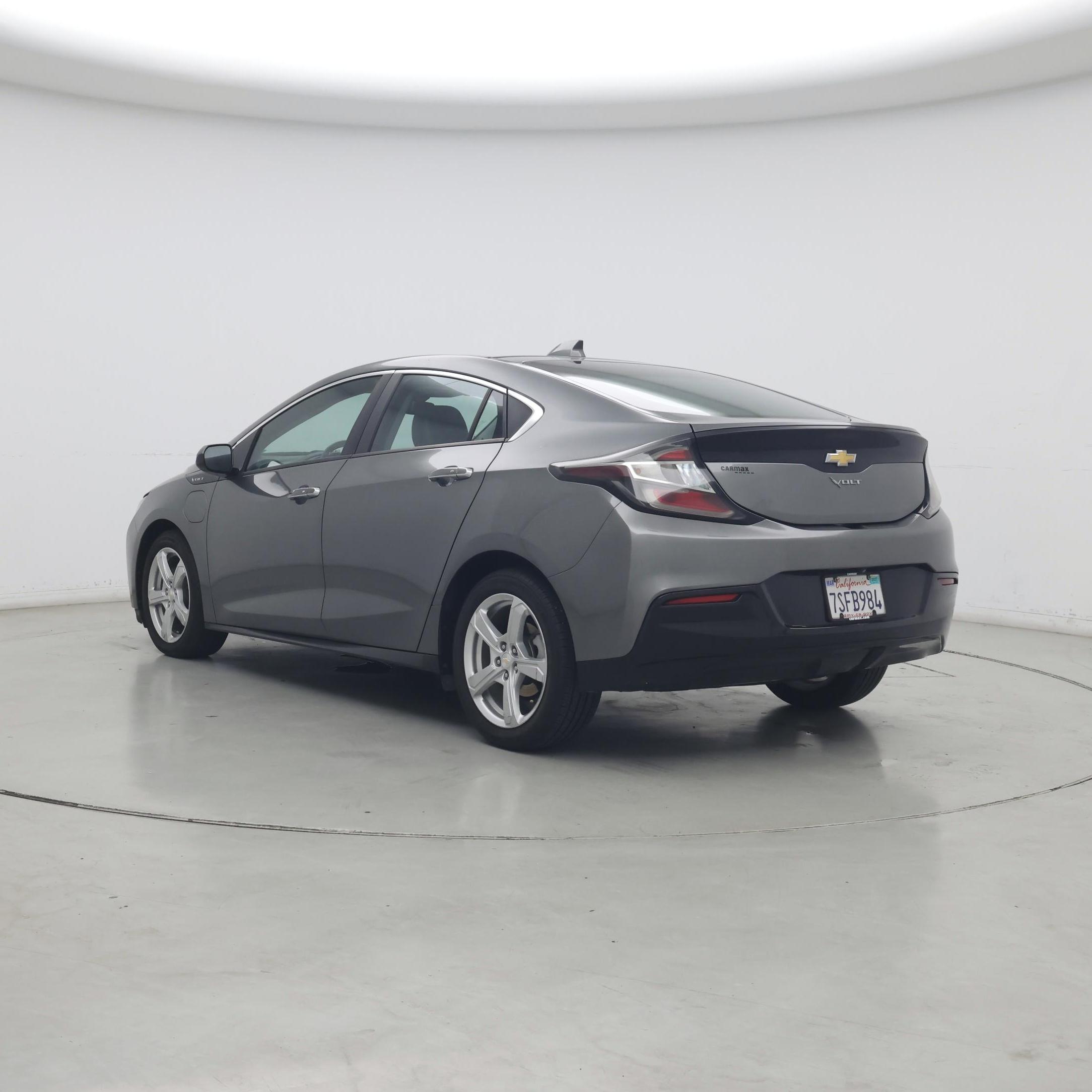 Thumbnail: 2017 Chevrolet Volt - 2