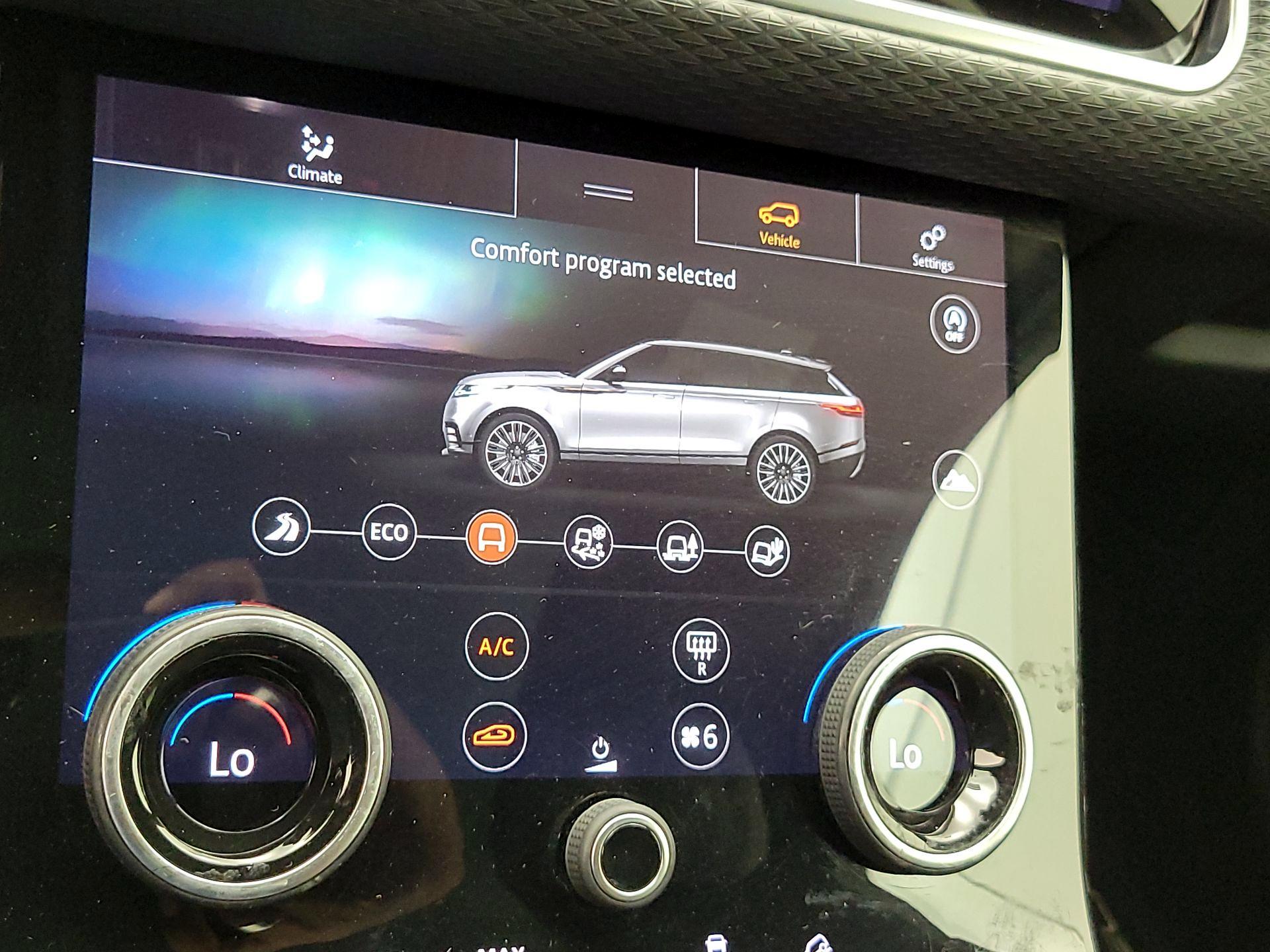 Thumbnail: 2020 Land Rover Range Rover Velar - 17
