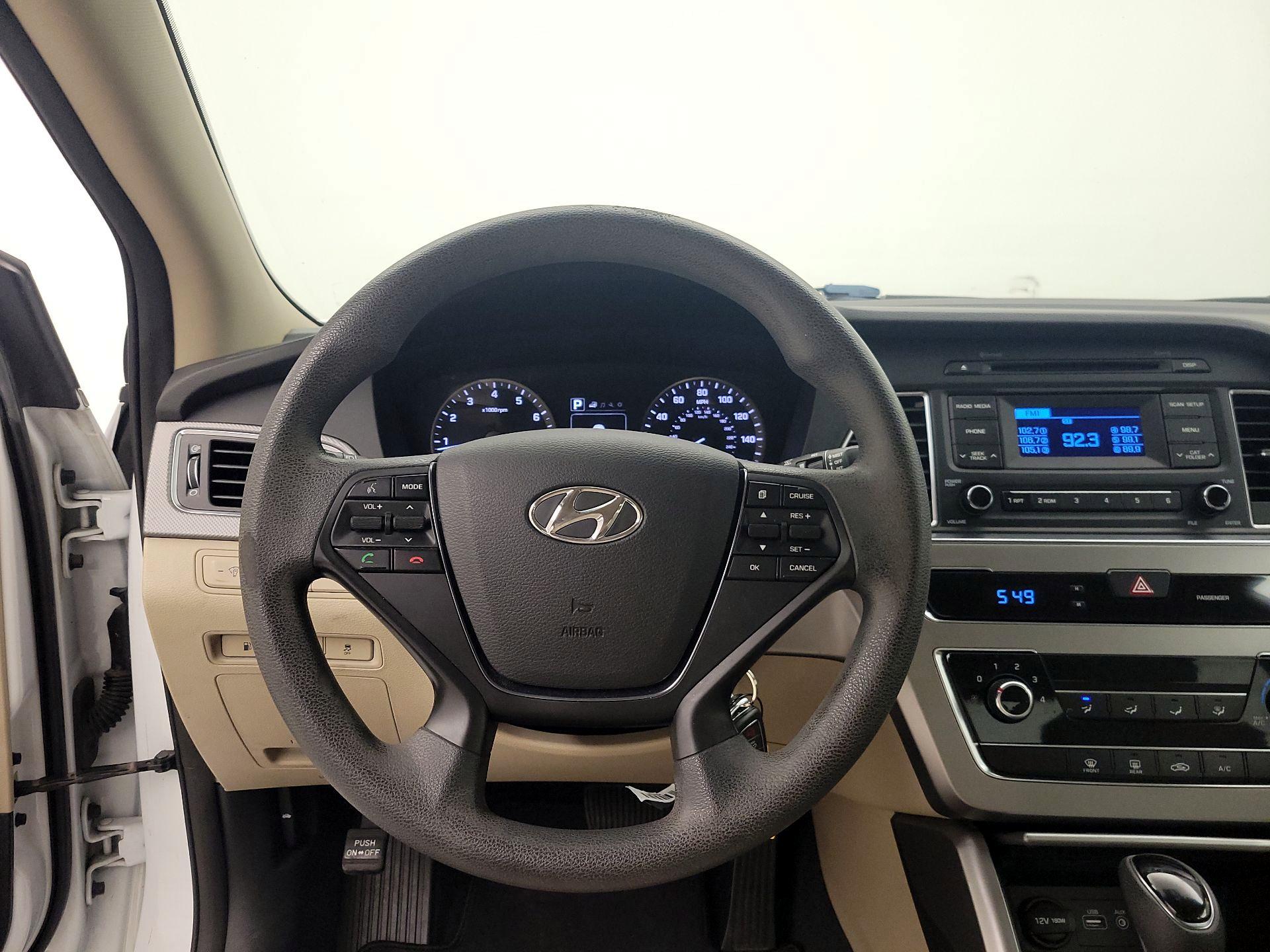 Thumbnail: 2015 Hyundai Sonata - 10