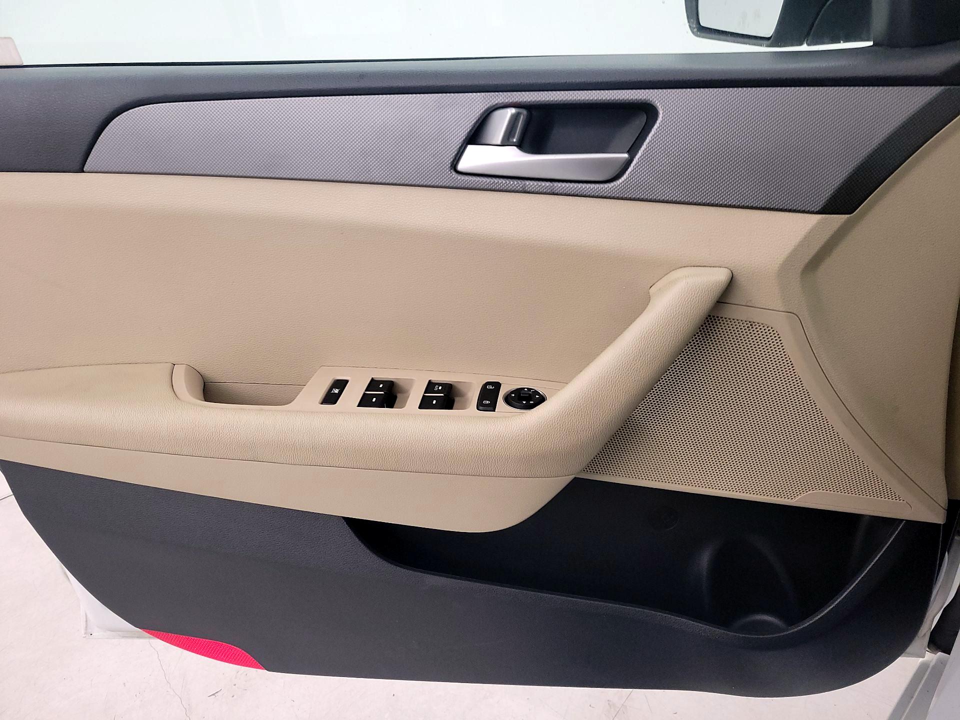 Thumbnail: 2015 Hyundai Sonata - 13