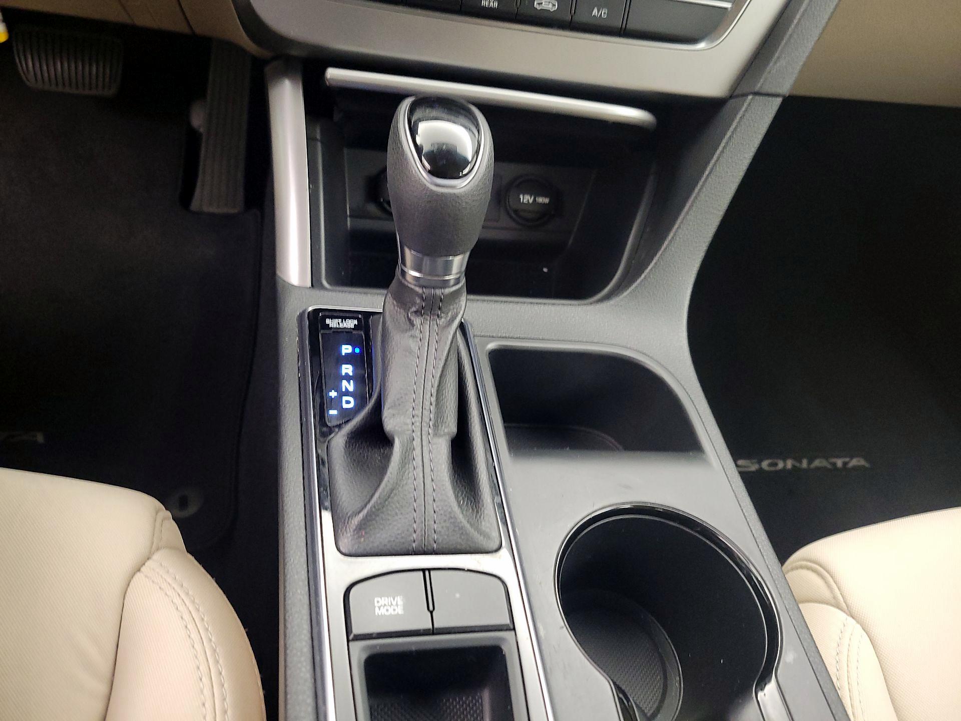 Thumbnail: 2015 Hyundai Sonata - 17