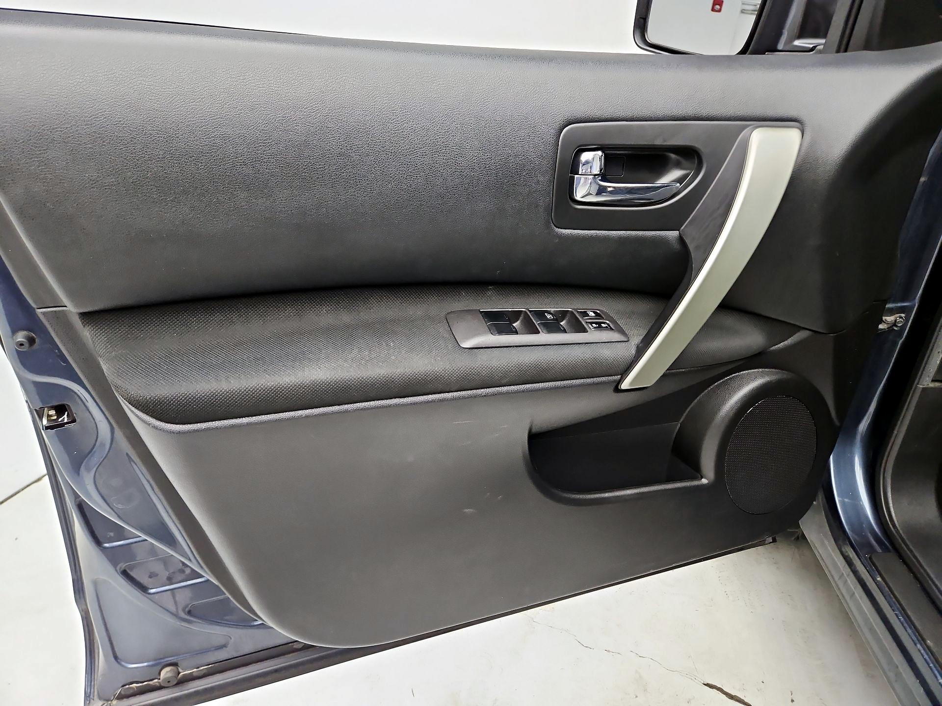 Thumbnail: 2014 Nissan Rogue - 12