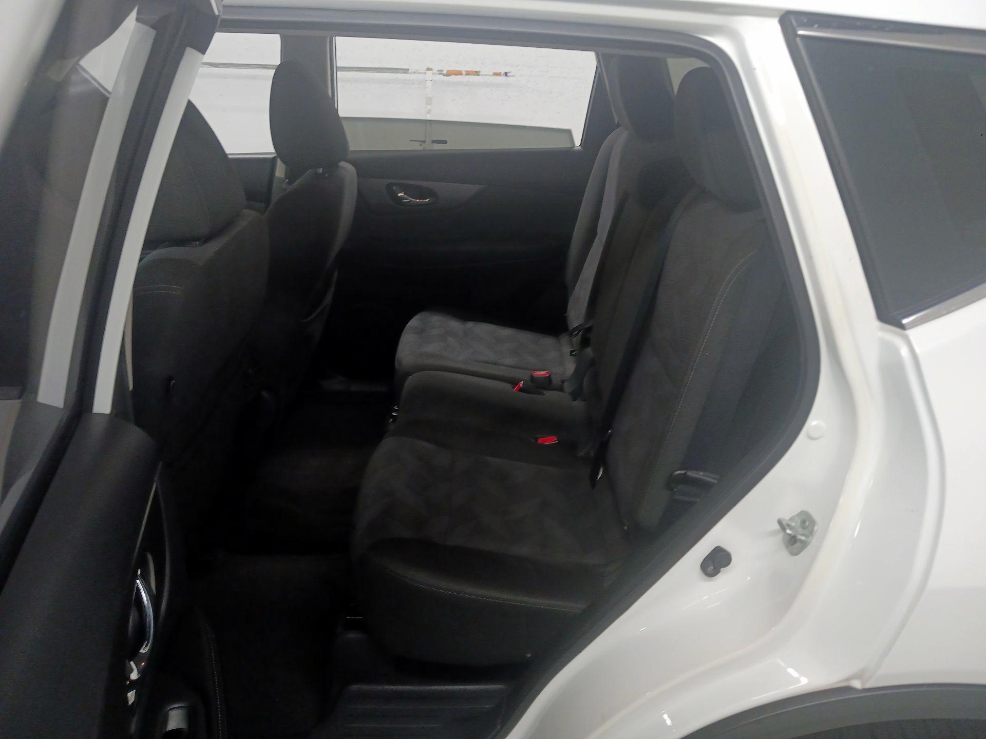 Thumbnail: 2016 Nissan Rogue - 10
