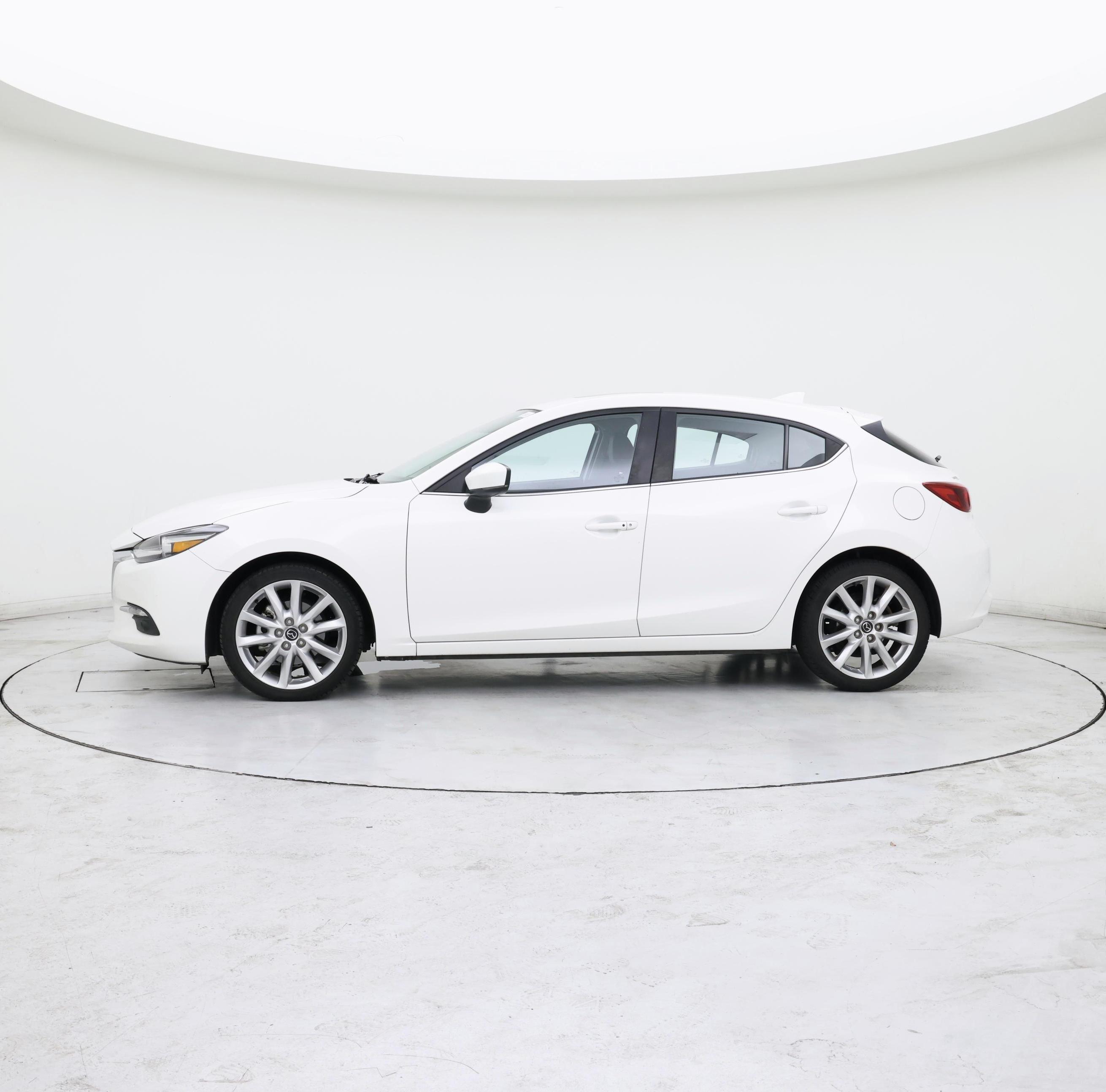Thumbnail: 2017 Mazda Mazda3 - 3