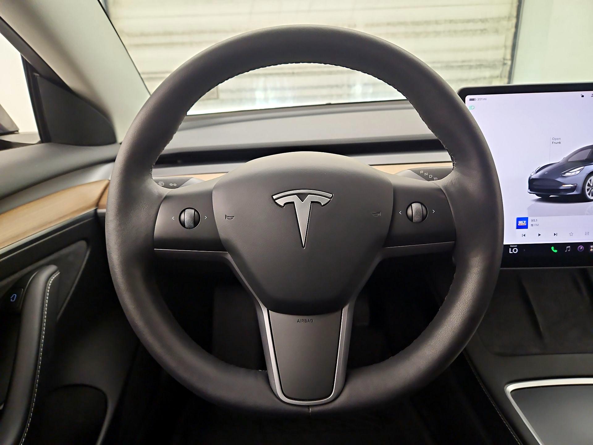 Thumbnail: 2023 Tesla Model 3 - 10