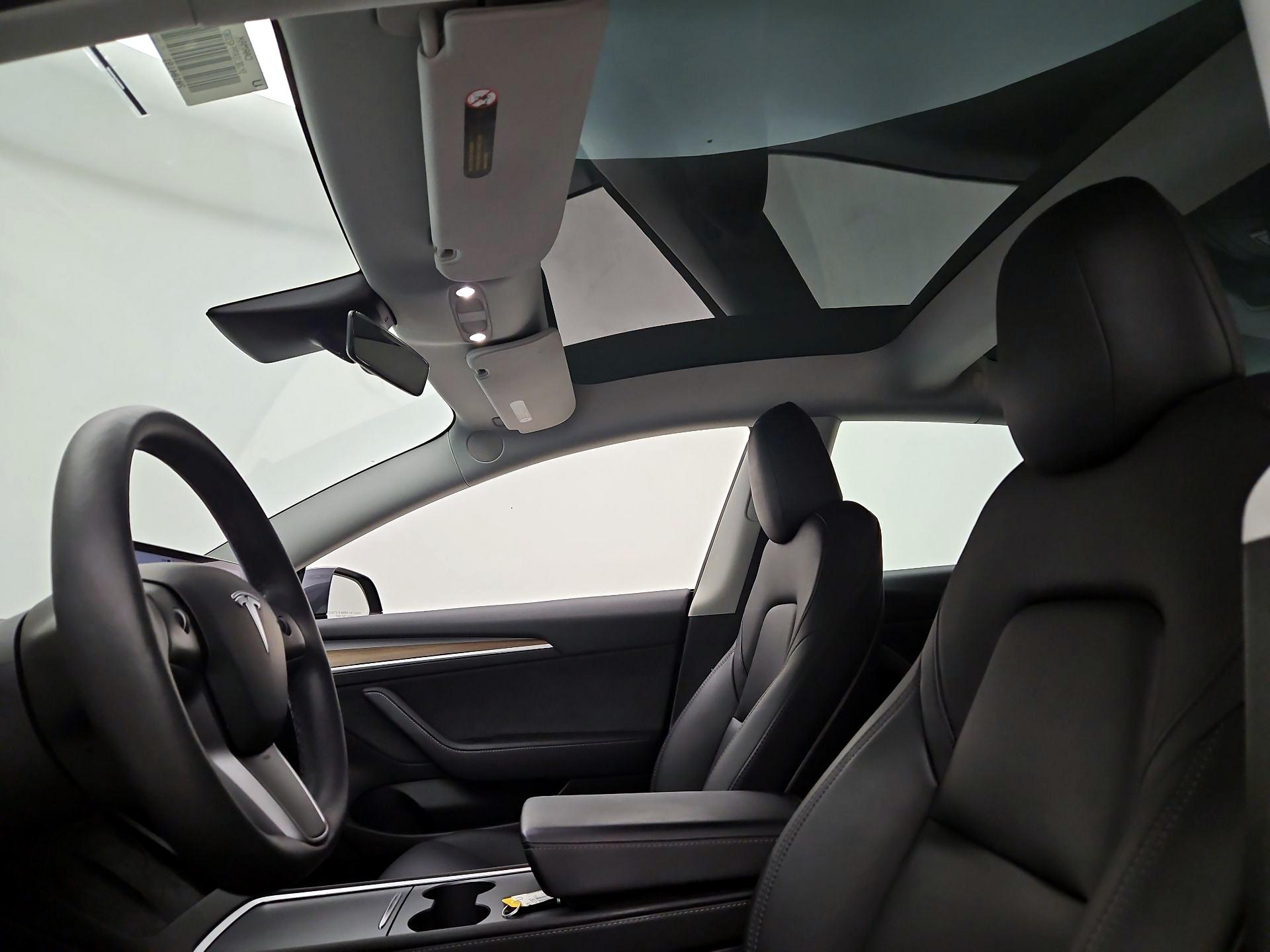 Thumbnail: 2023 Tesla Model 3 - 19