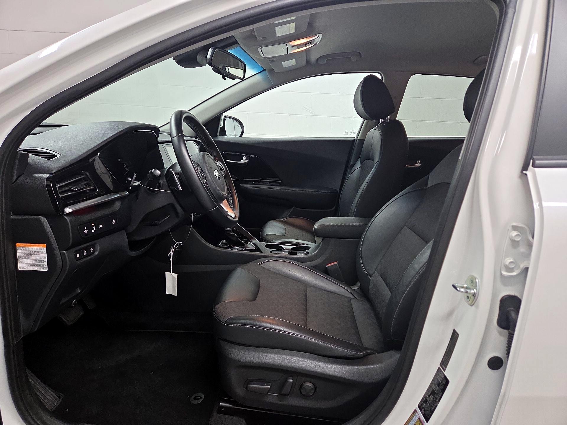 Thumbnail: 2021 Kia Niro - 11