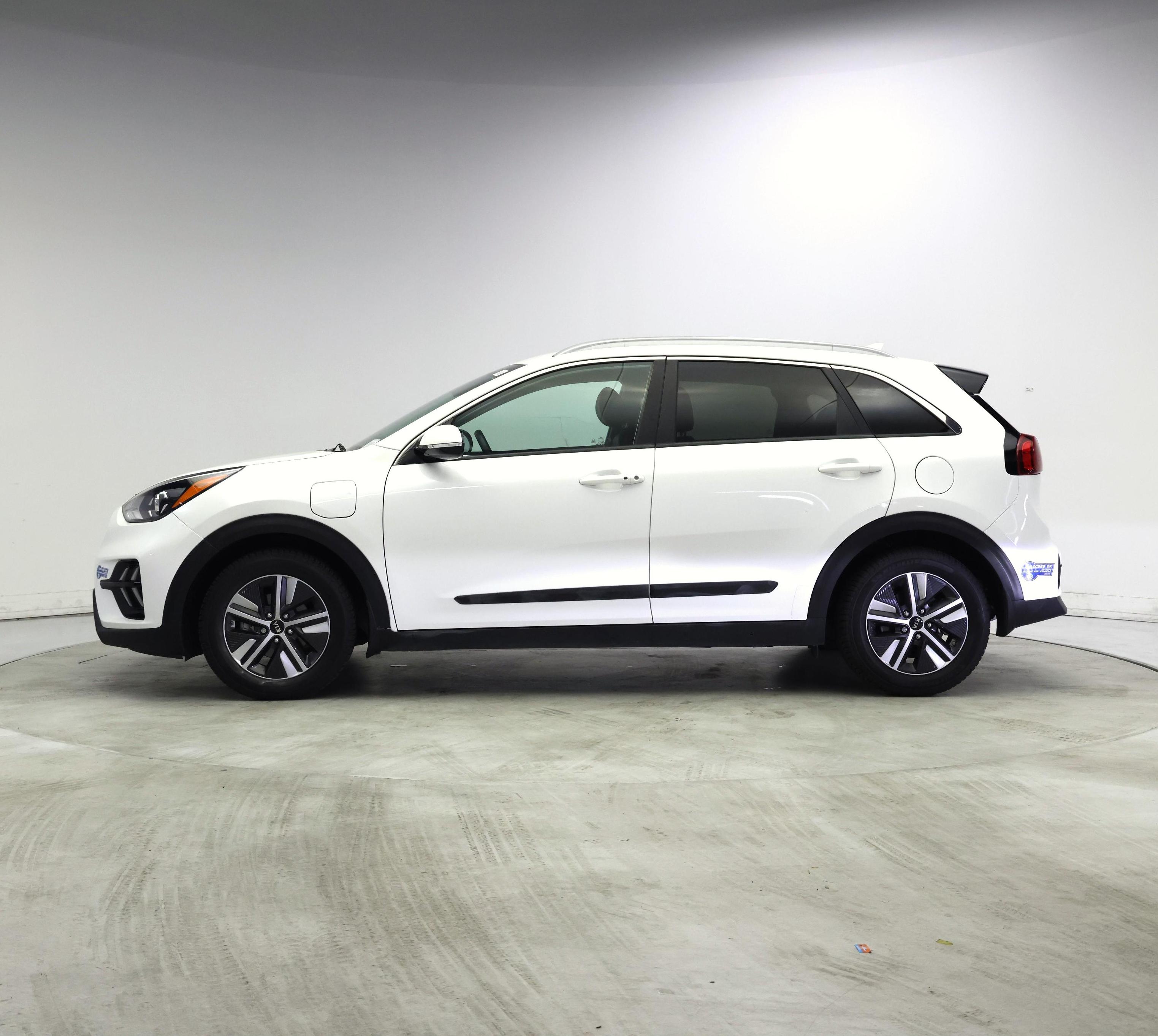 Thumbnail: 2021 Kia Niro - 3