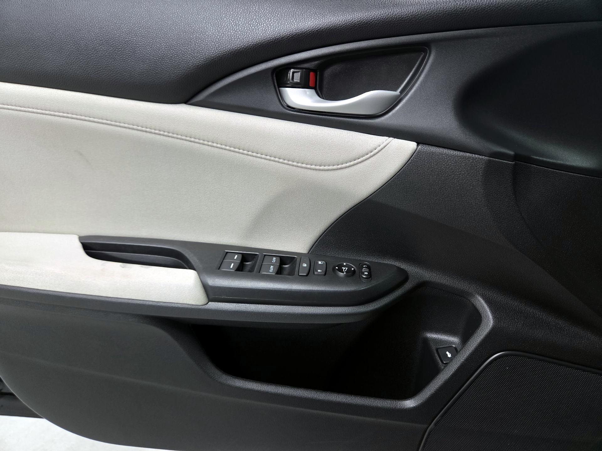 Thumbnail: 2021 Honda Insight - 12