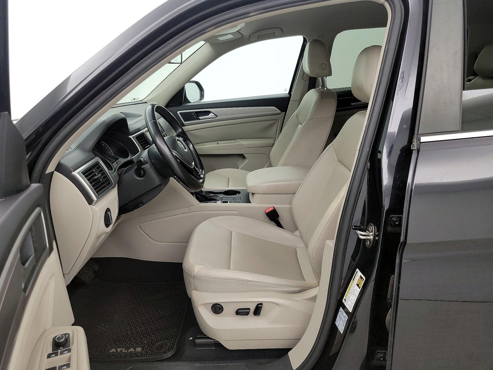 2018 Volkswagen Atlas SE - Photo 12