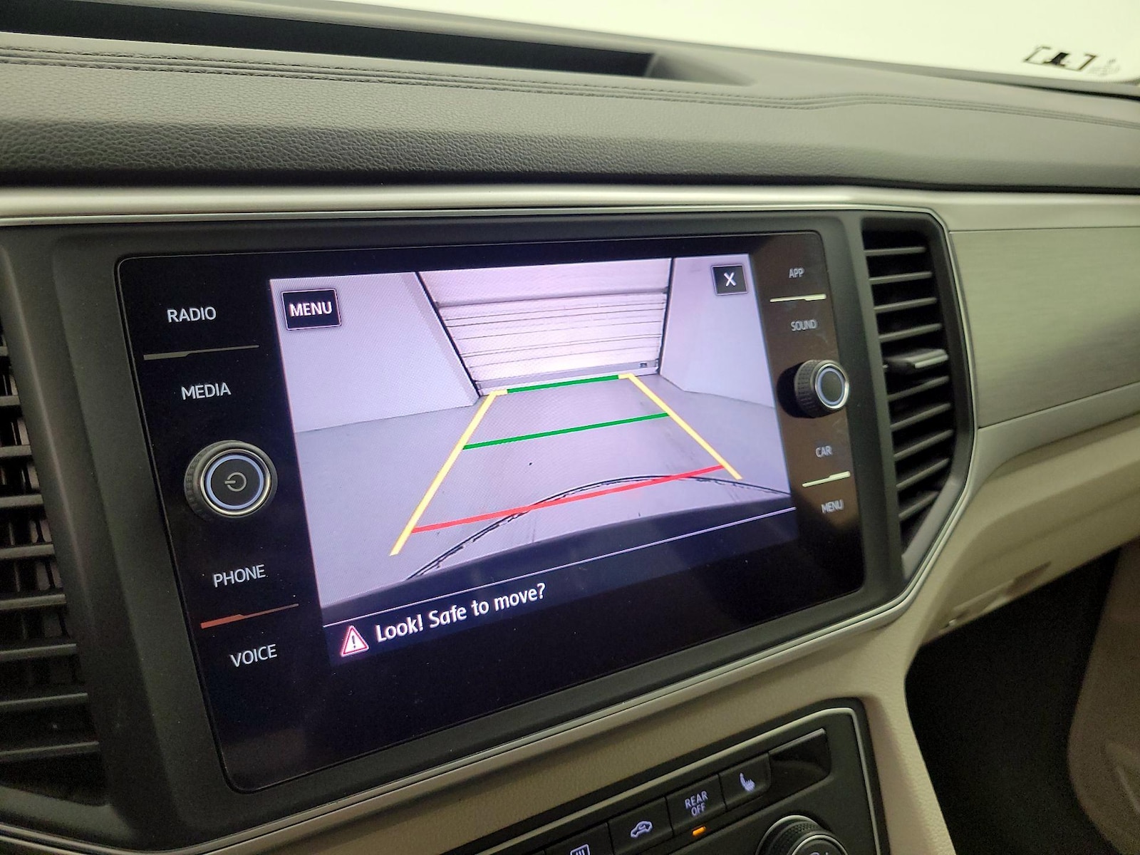 2018 Volkswagen Atlas SE - Photo 15