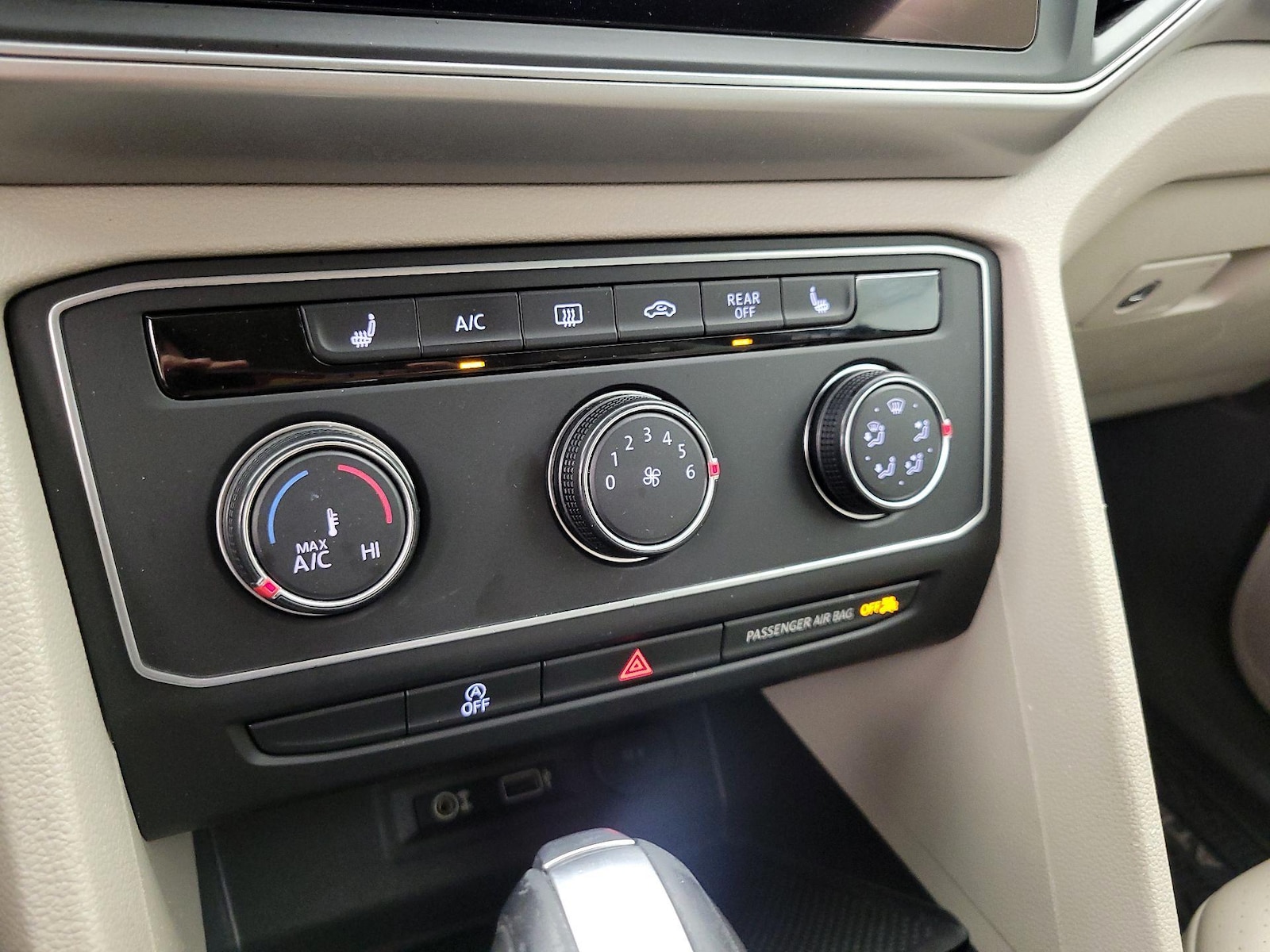 2018 Volkswagen Atlas SE - Photo 17