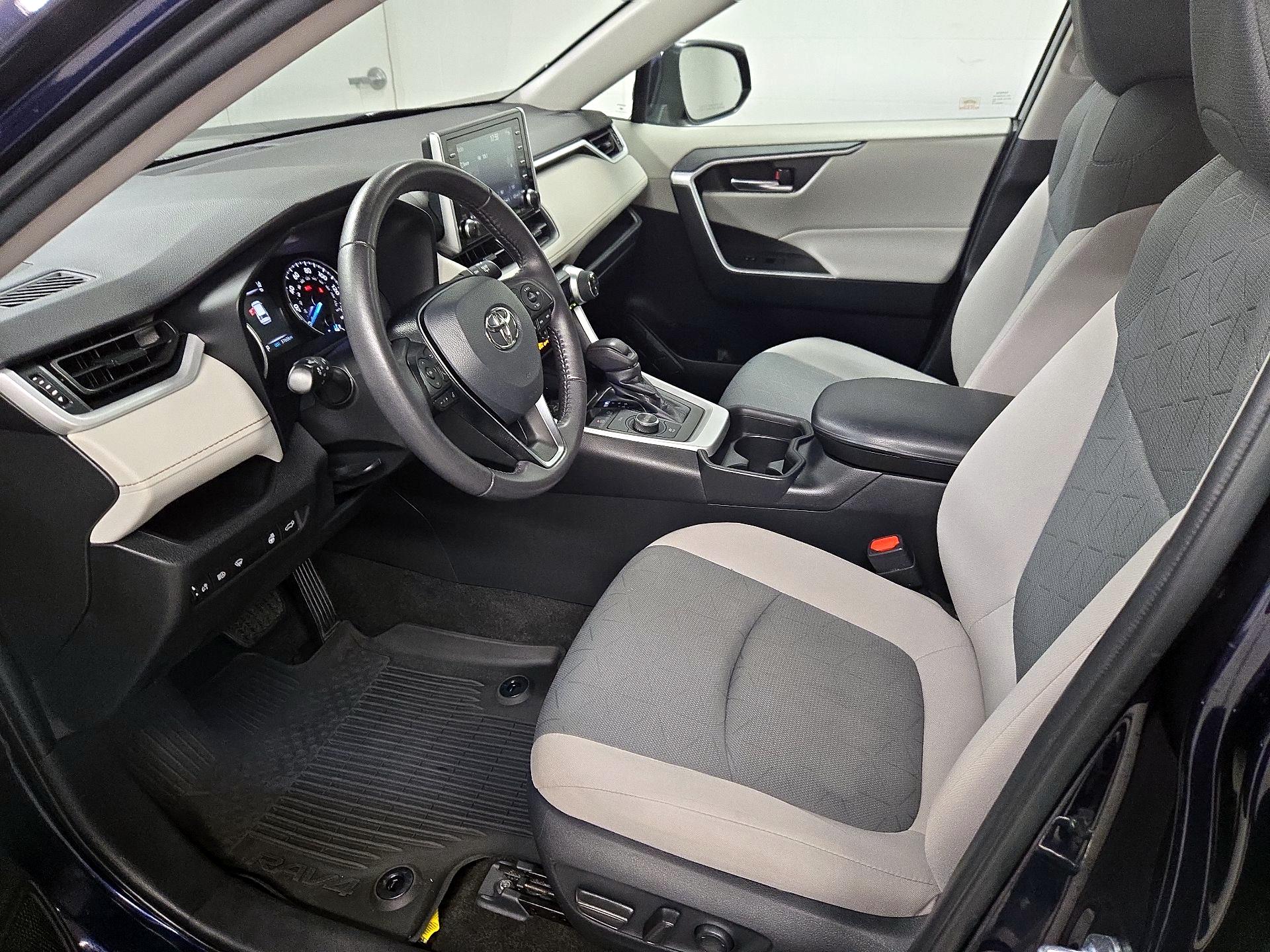 Thumbnail: 2021 Toyota RAV4 - 11