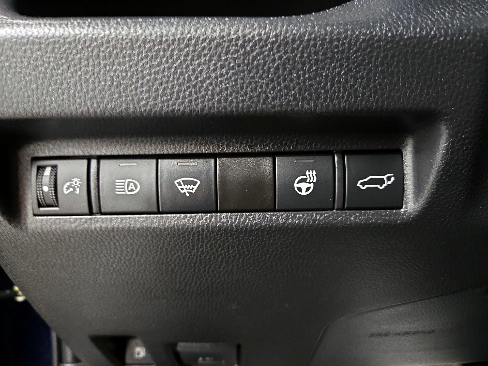 Thumbnail: 2021 Toyota RAV4 - 13