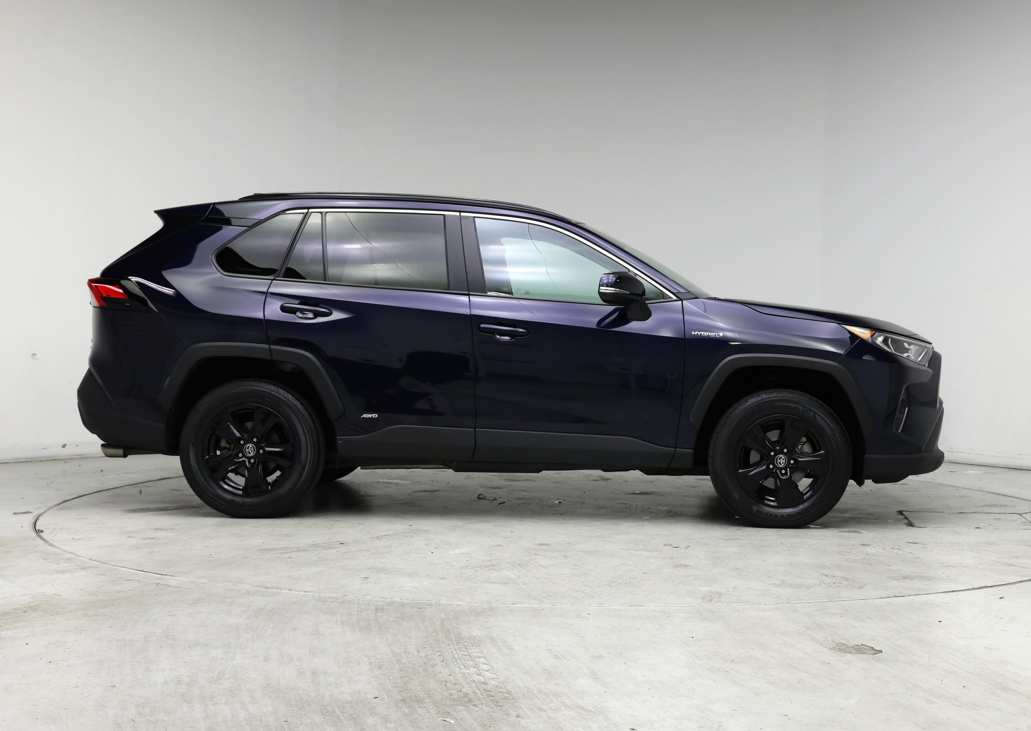 Thumbnail: 2021 Toyota RAV4 - 7