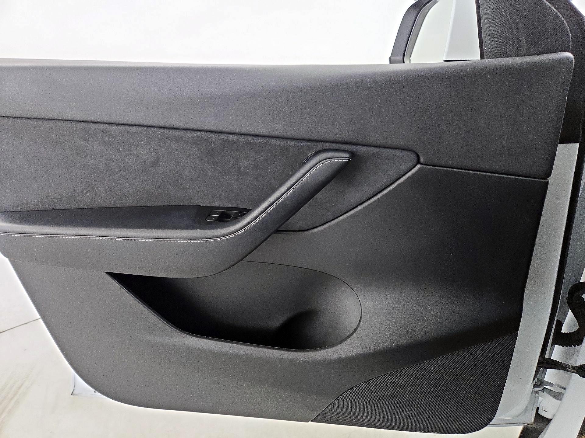 Thumbnail: 2022 Tesla Model Y - 12