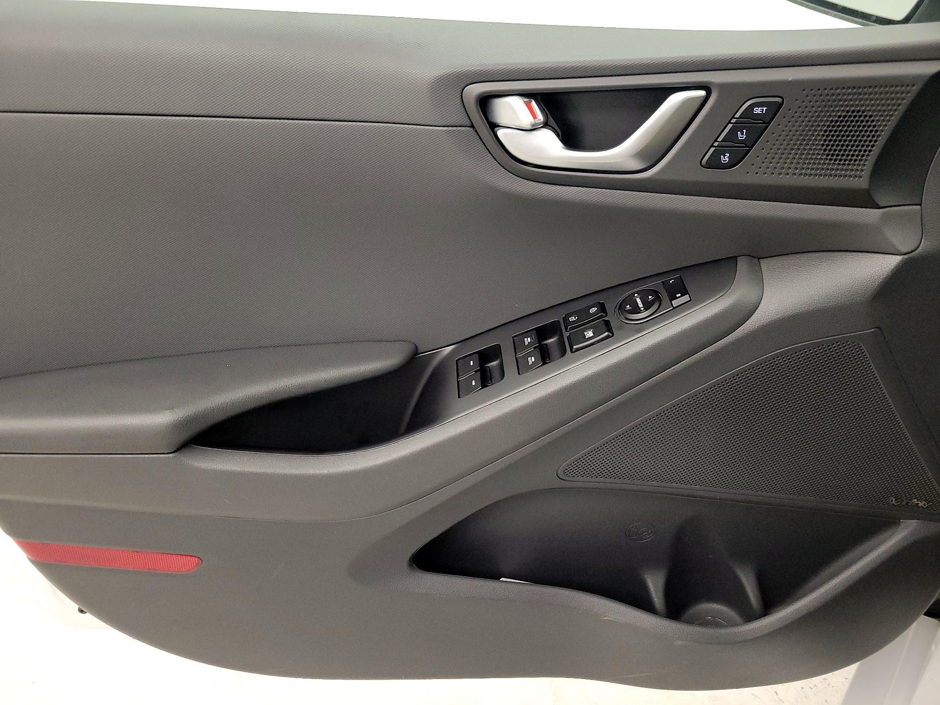 Thumbnail: 2018 Hyundai Ioniq - 12