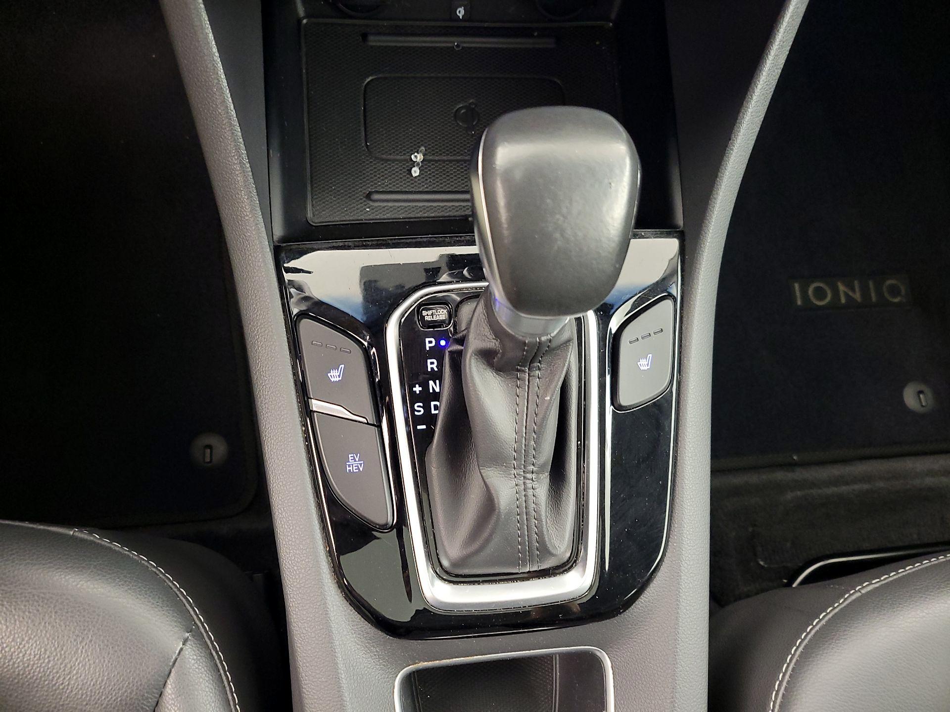 Thumbnail: 2018 Hyundai Ioniq - 18