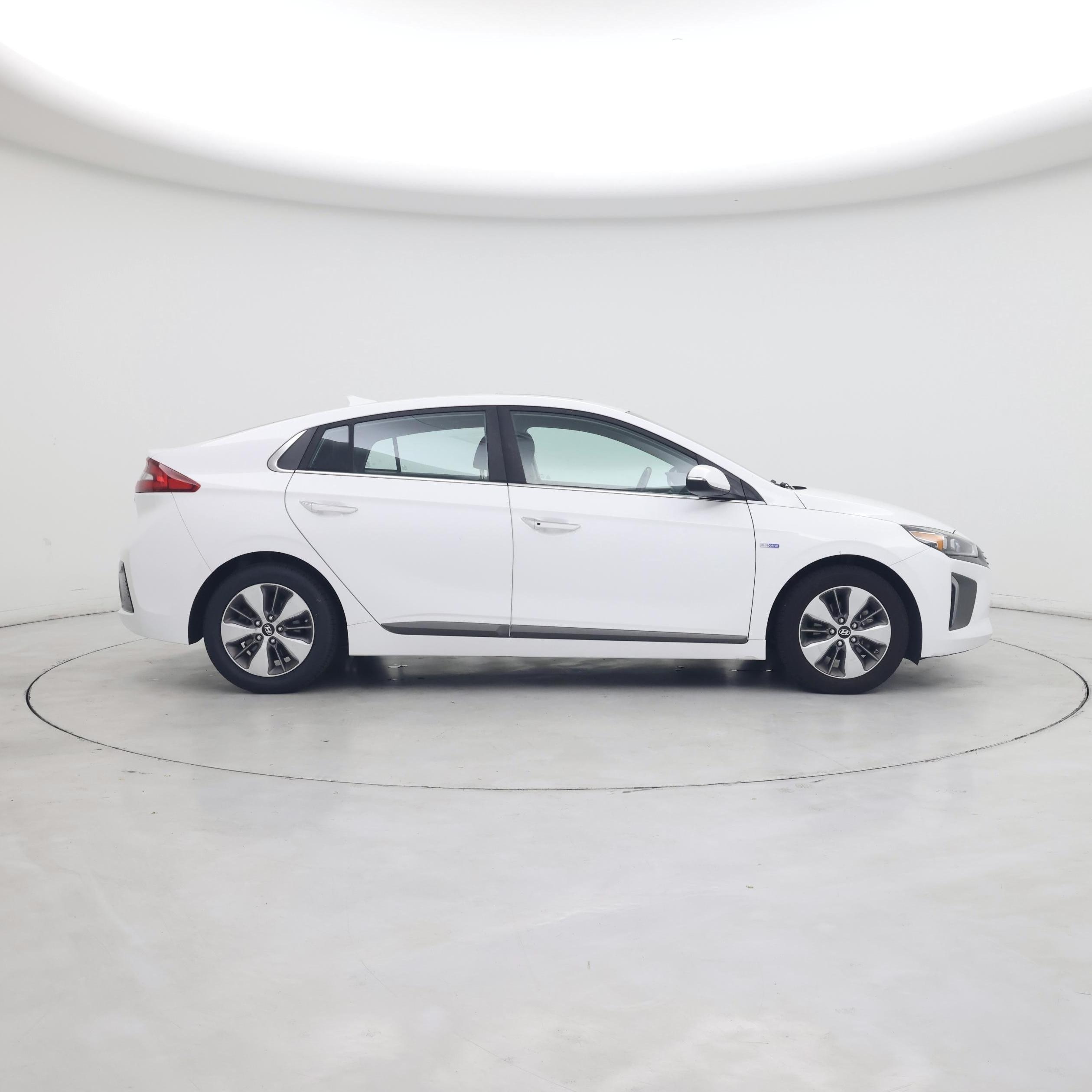 Thumbnail: 2018 Hyundai Ioniq - 7