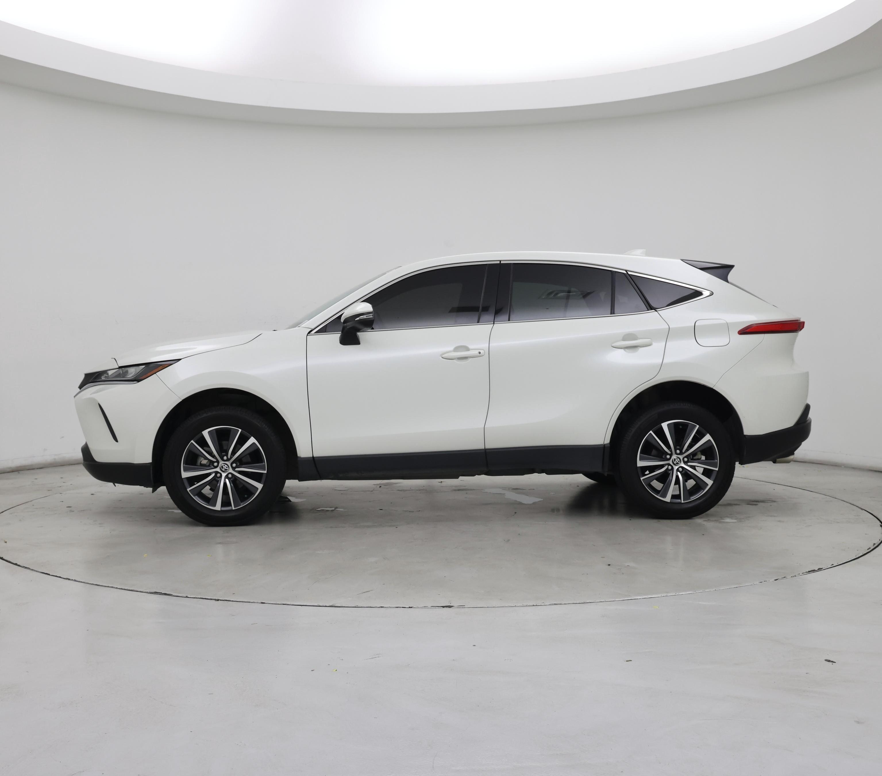 Thumbnail: 2022 Toyota Venza - 3