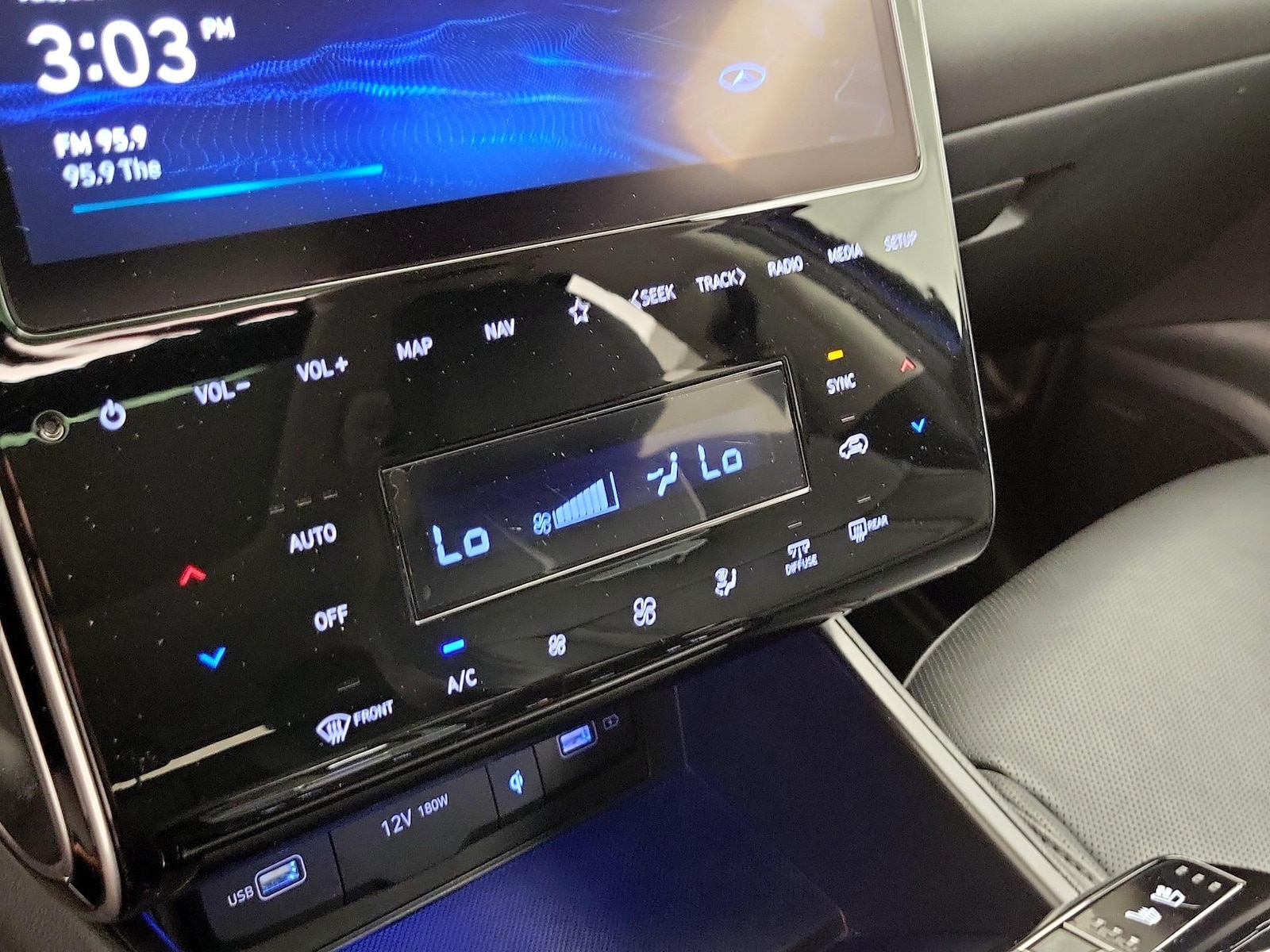 2022 Hyundai Tucson Limited - Photo 18