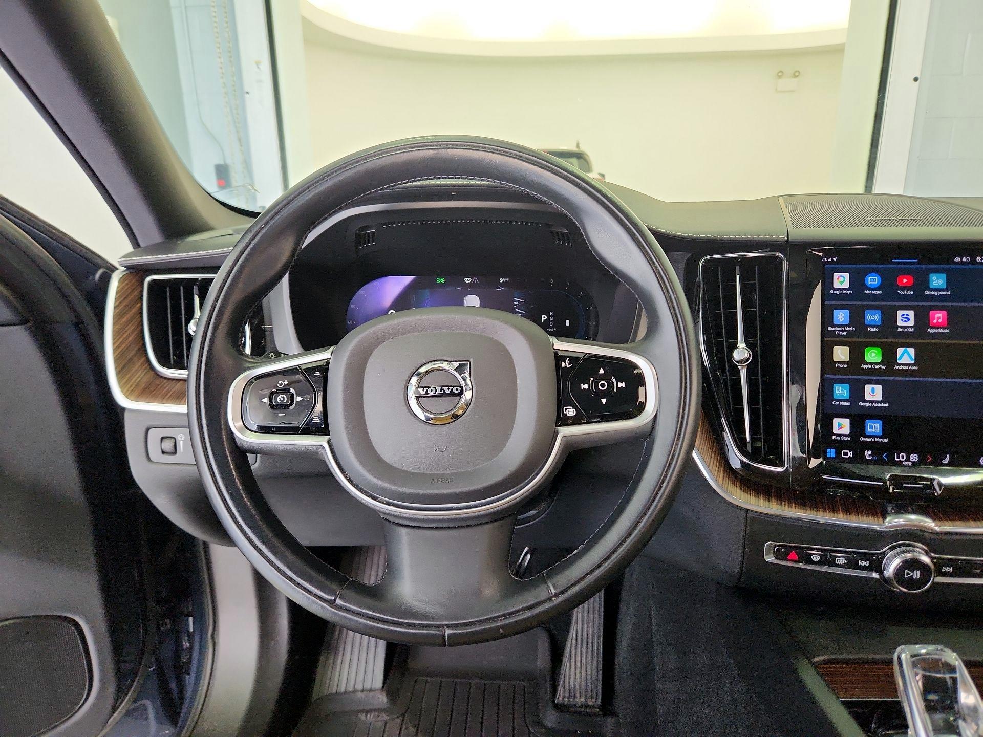 Thumbnail: 2022 Volvo XC60 - 10