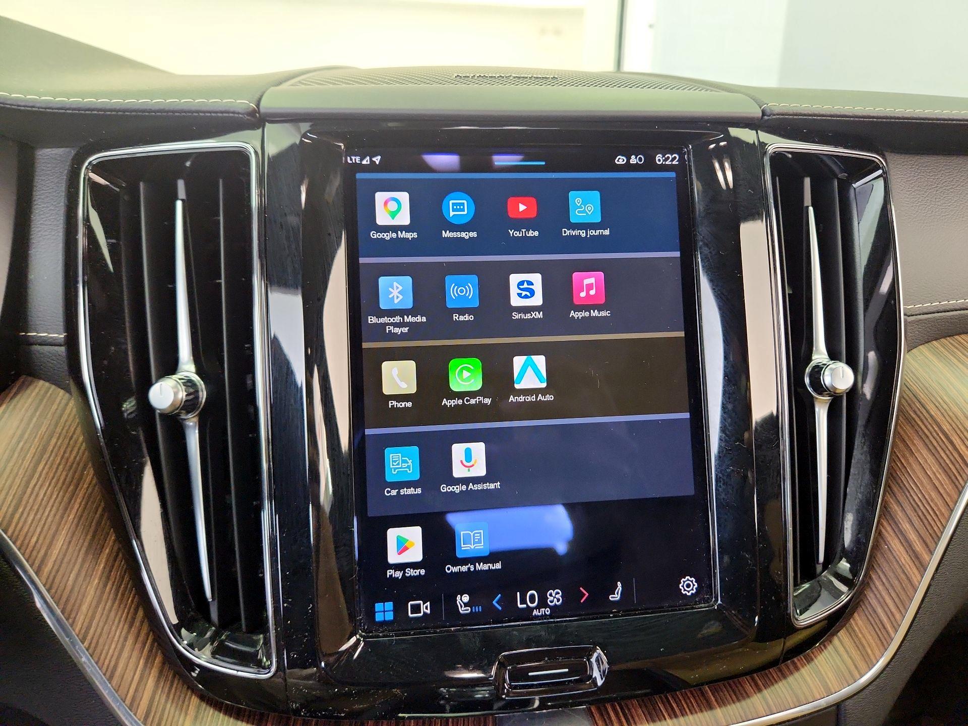 Thumbnail: 2022 Volvo XC60 - 15