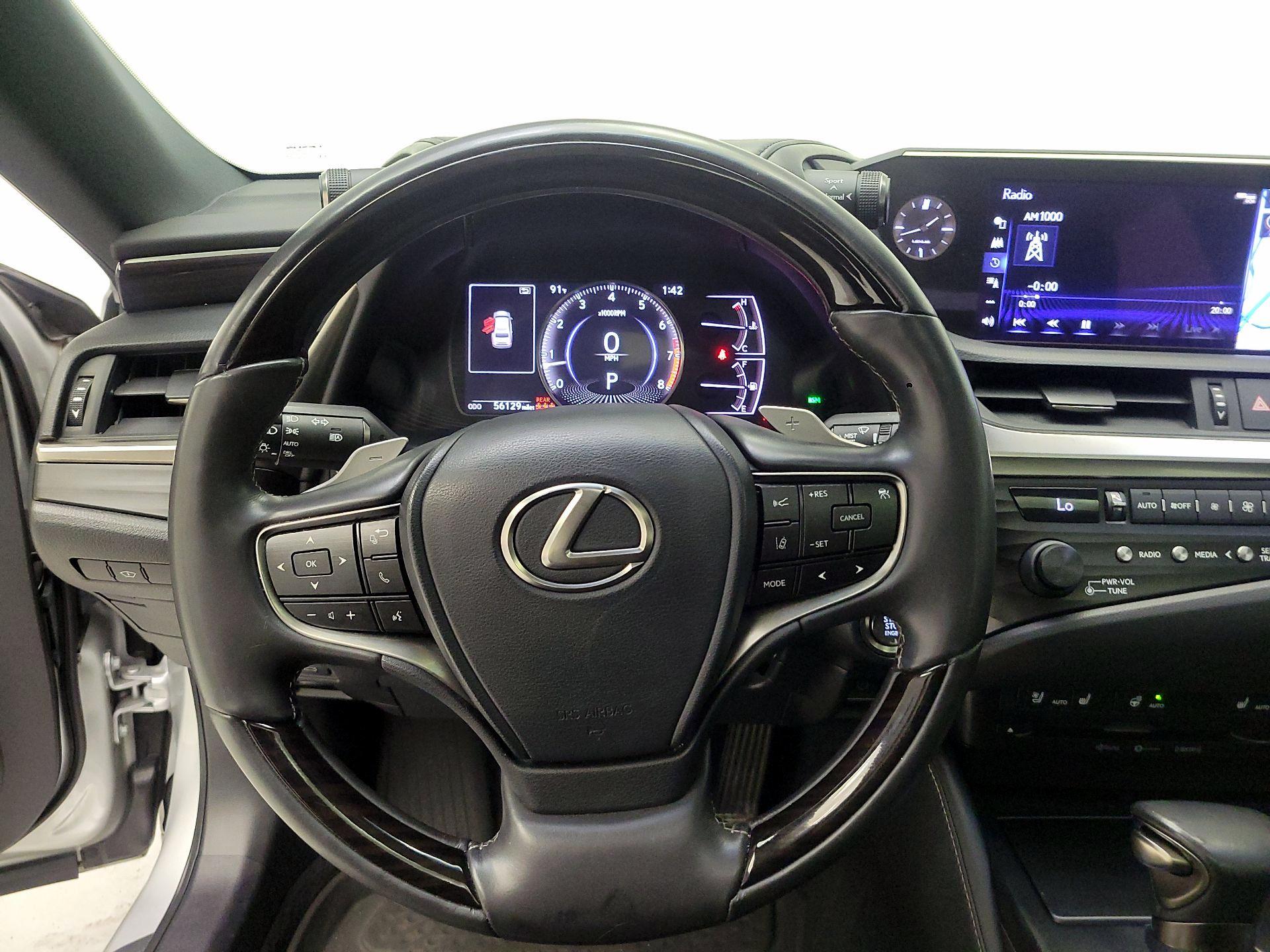 Thumbnail: 2019 Lexus ES - 10