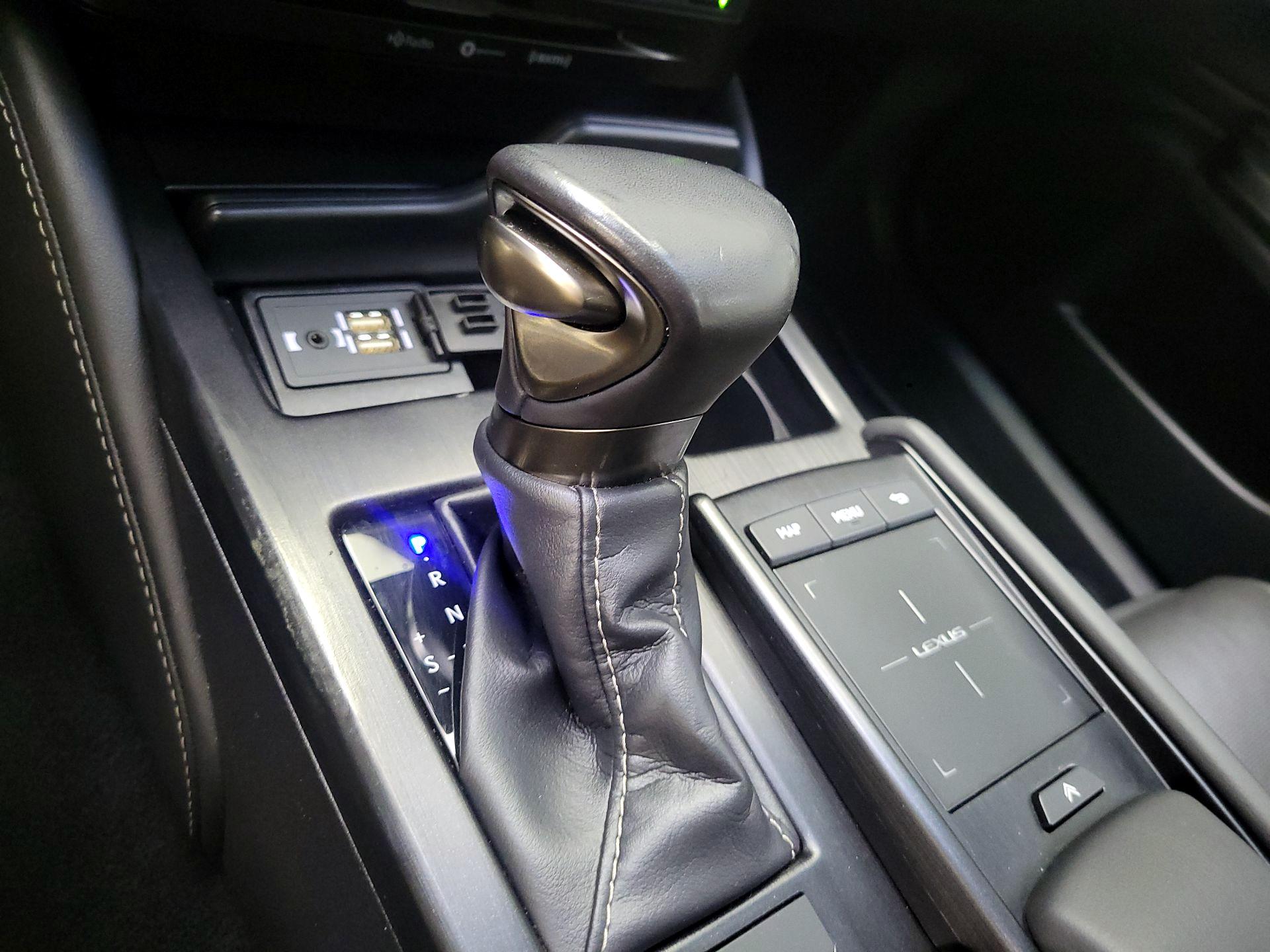 Thumbnail: 2019 Lexus ES - 18