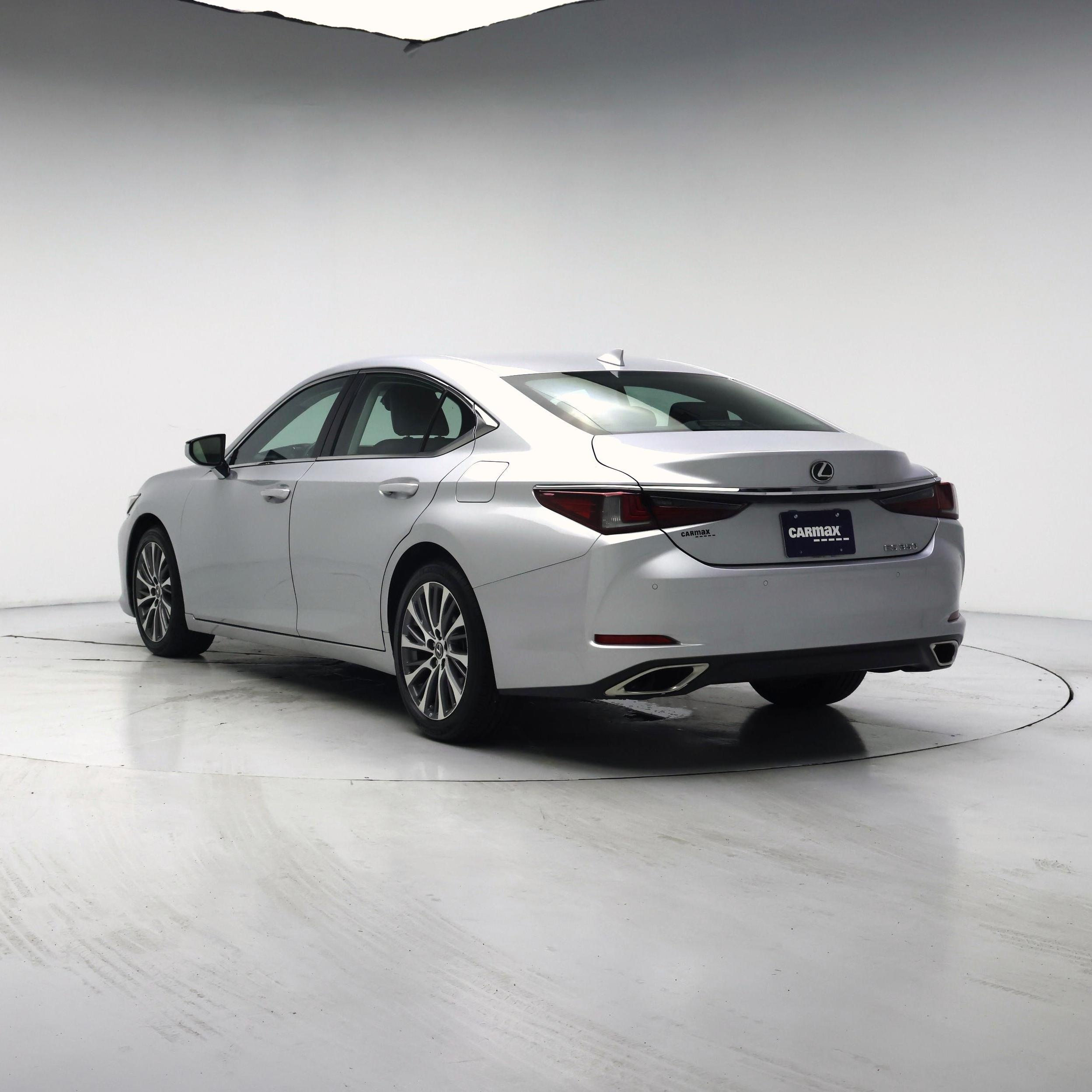 Thumbnail: 2019 Lexus ES - 2