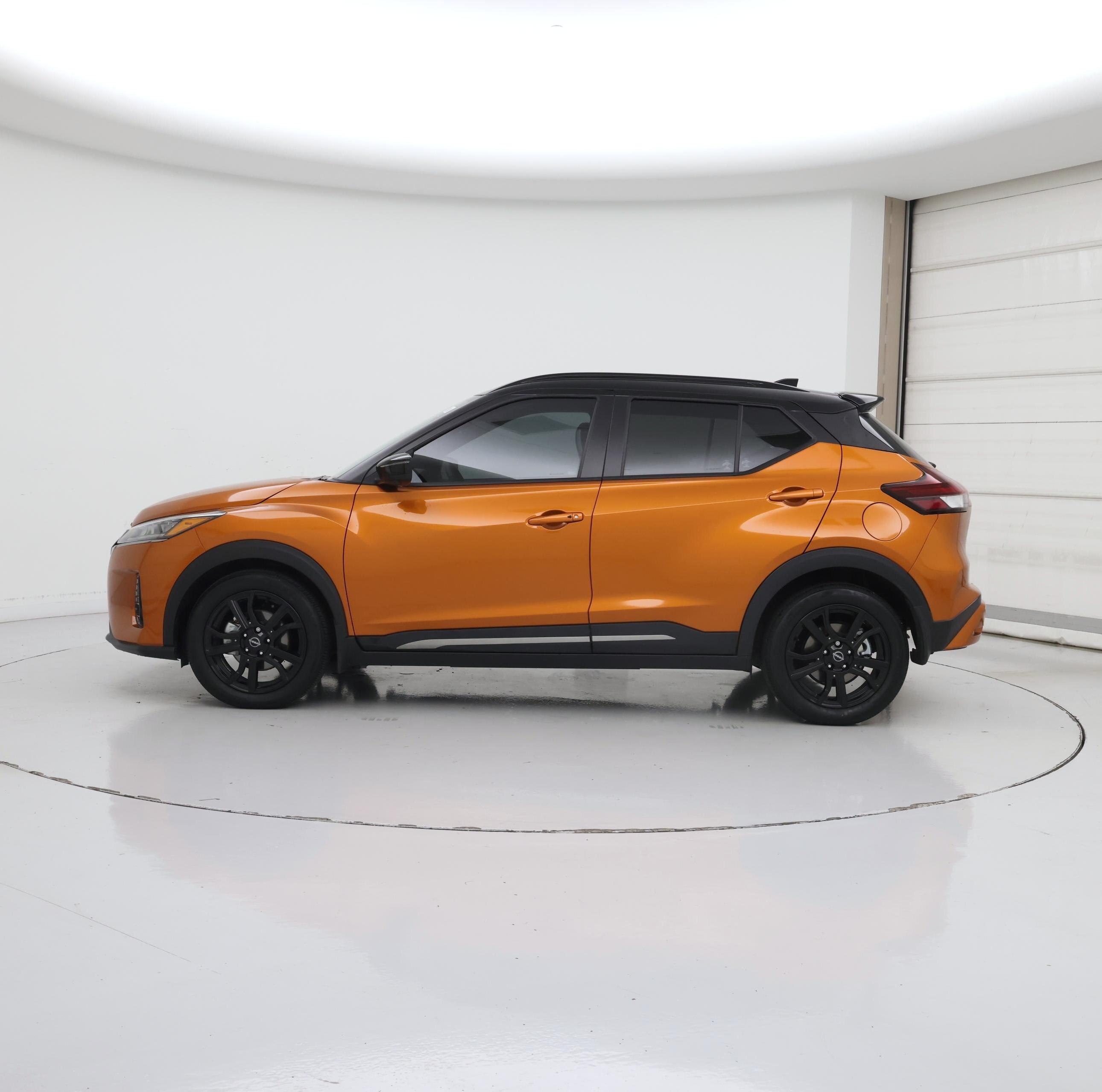 Thumbnail: 2023 Nissan Kicks - 3