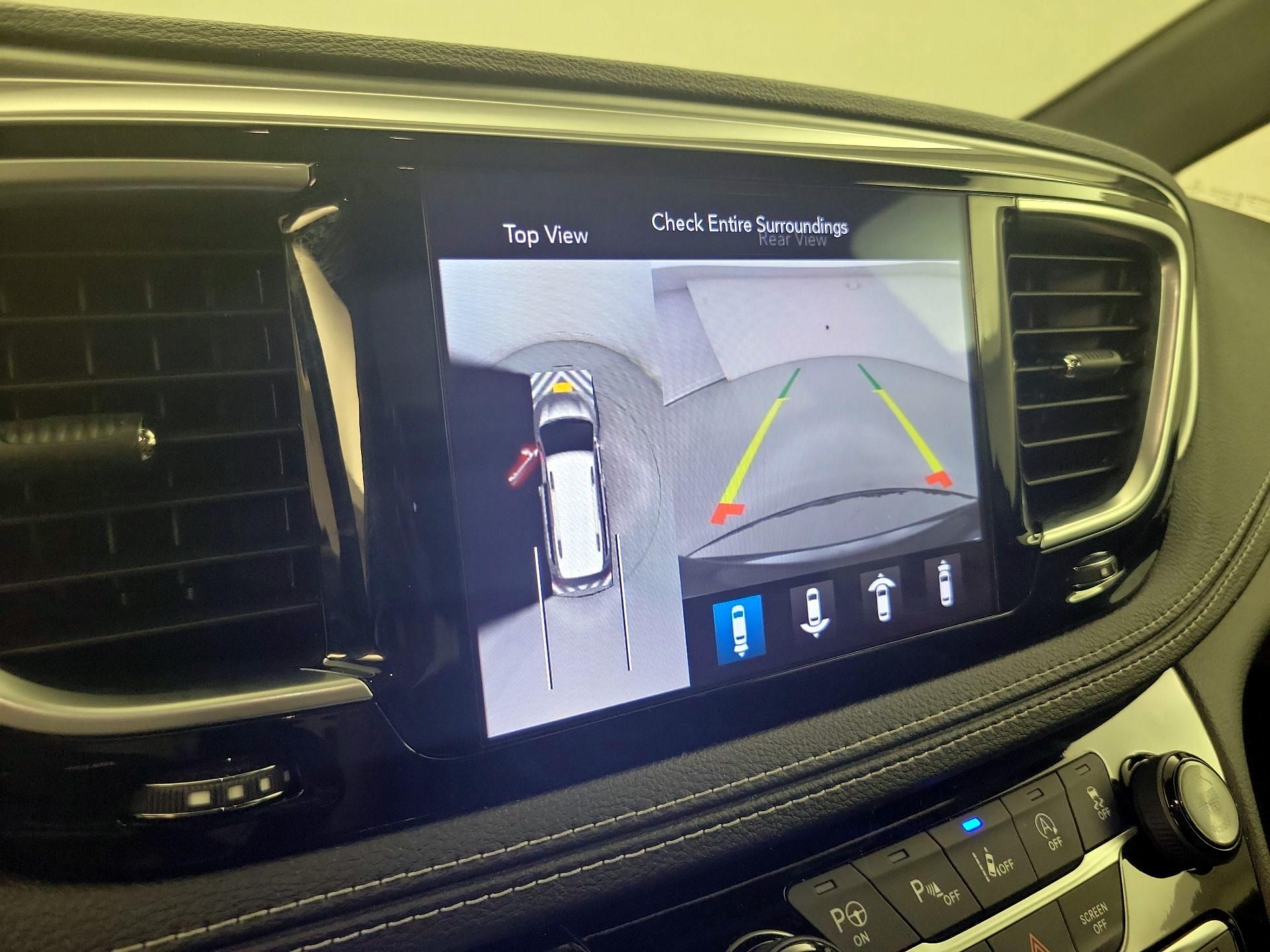 Thumbnail: 2019 Chrysler Pacifica - 15