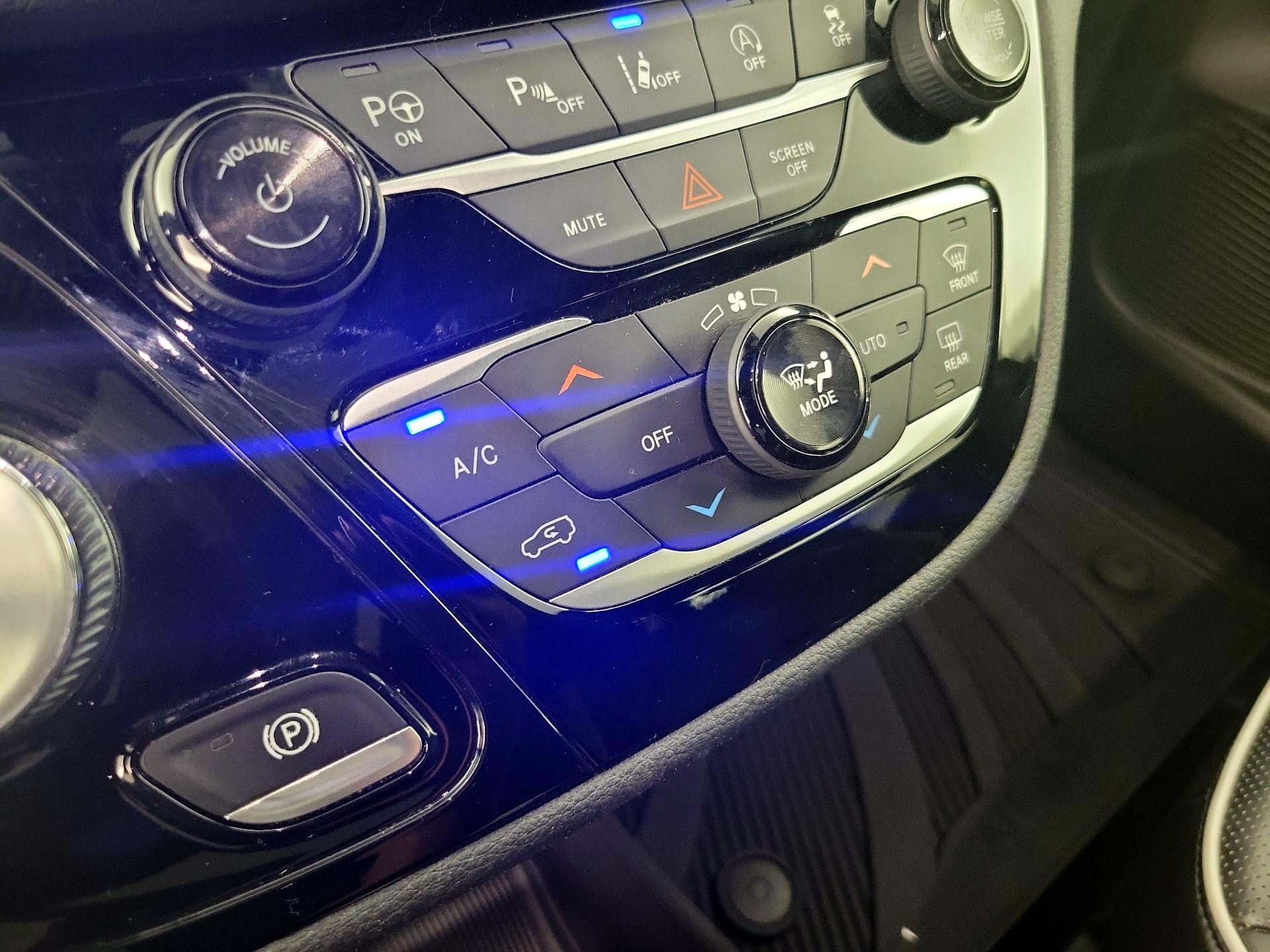 Thumbnail: 2019 Chrysler Pacifica - 17