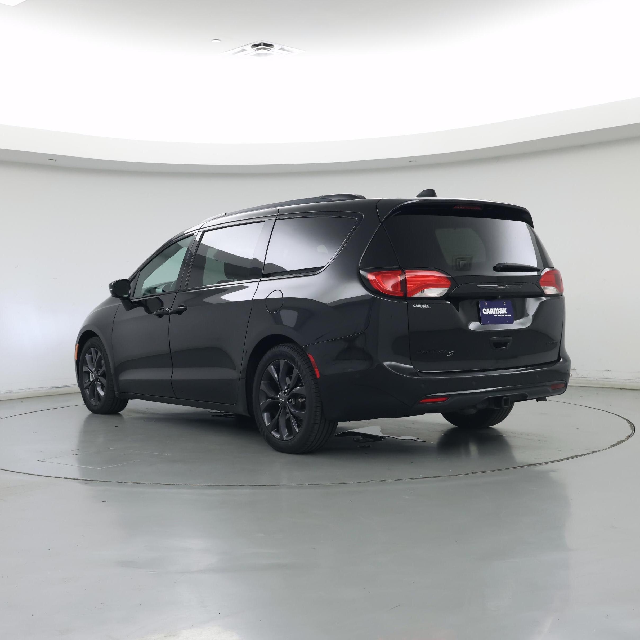 Thumbnail: 2019 Chrysler Pacifica - 2