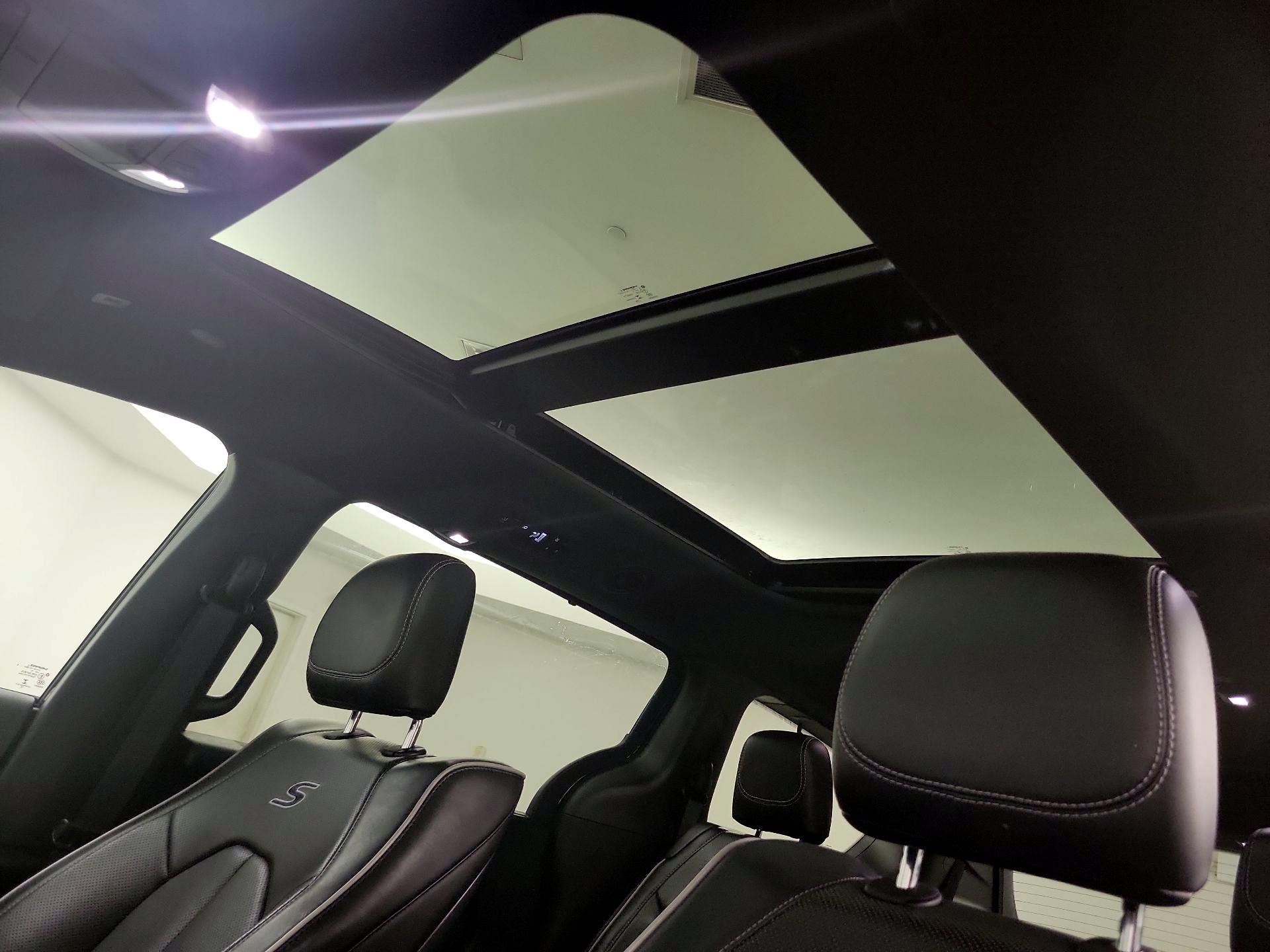 Thumbnail: 2019 Chrysler Pacifica - 20