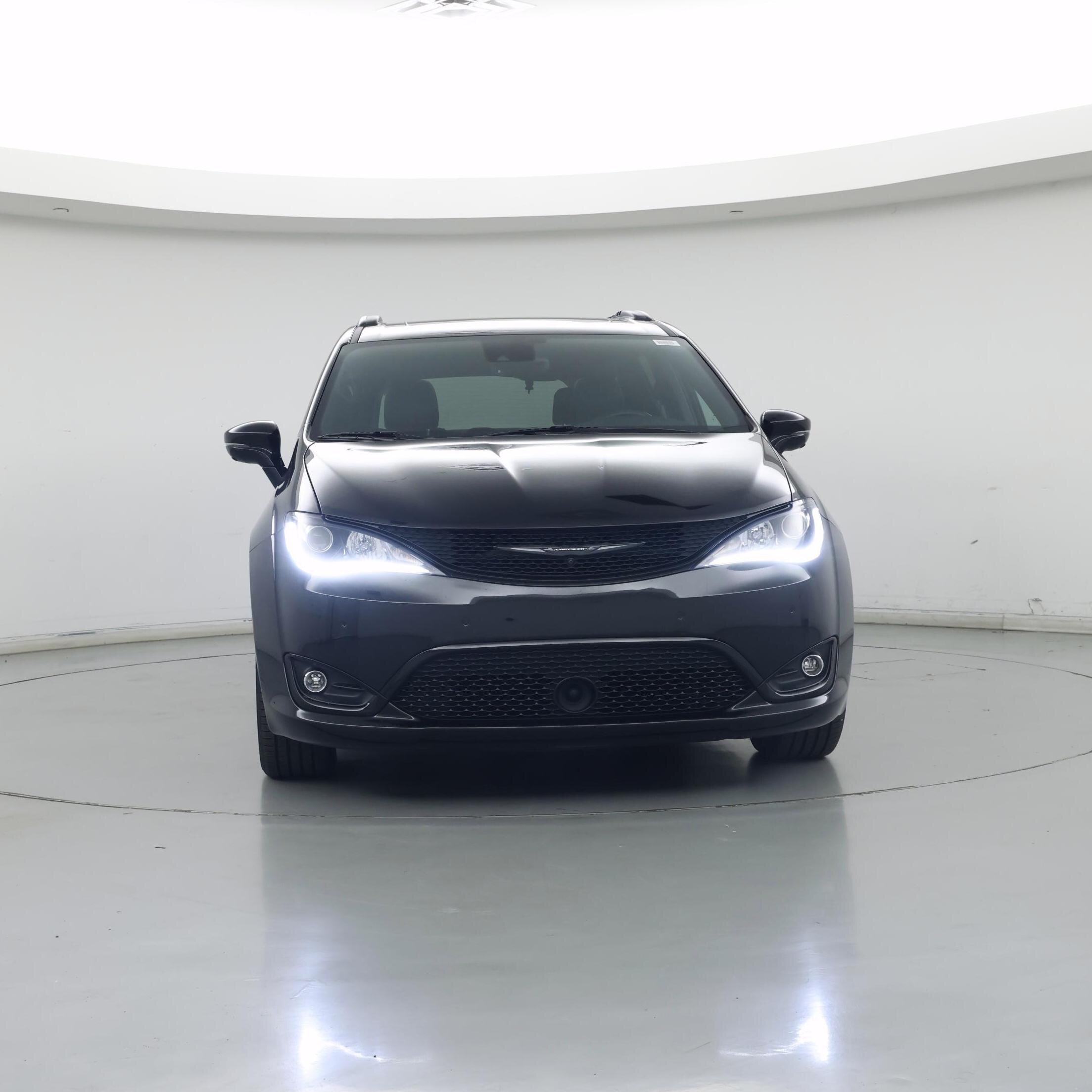 Thumbnail: 2019 Chrysler Pacifica - 5
